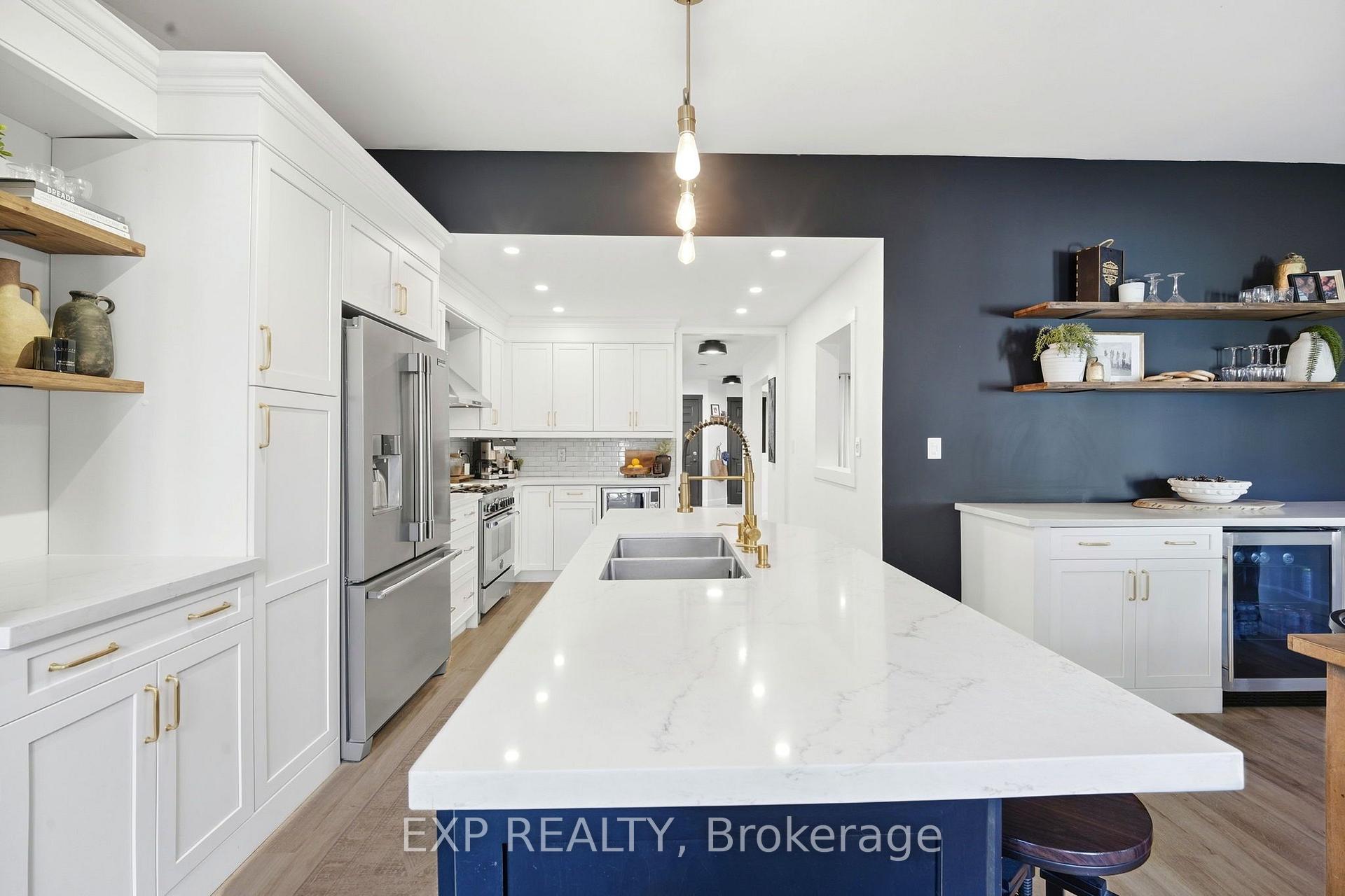 Photo 3 of 152 Underwood Drive, Whitby, Brooklin — HOMEH