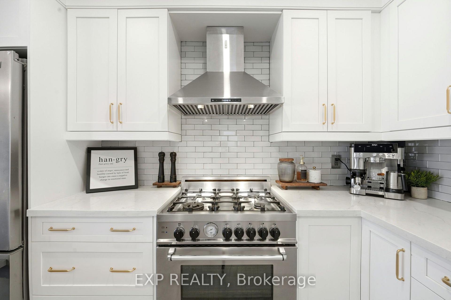 Photo 4 of 152 Underwood Drive, Whitby, Brooklin — HOMEH