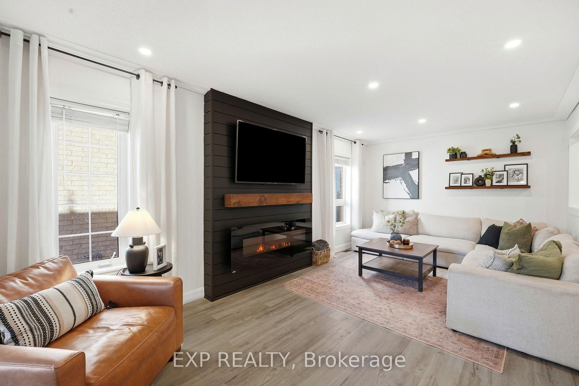 Photo 10 of 152 Underwood Drive, Whitby, Brooklin — HOMEH