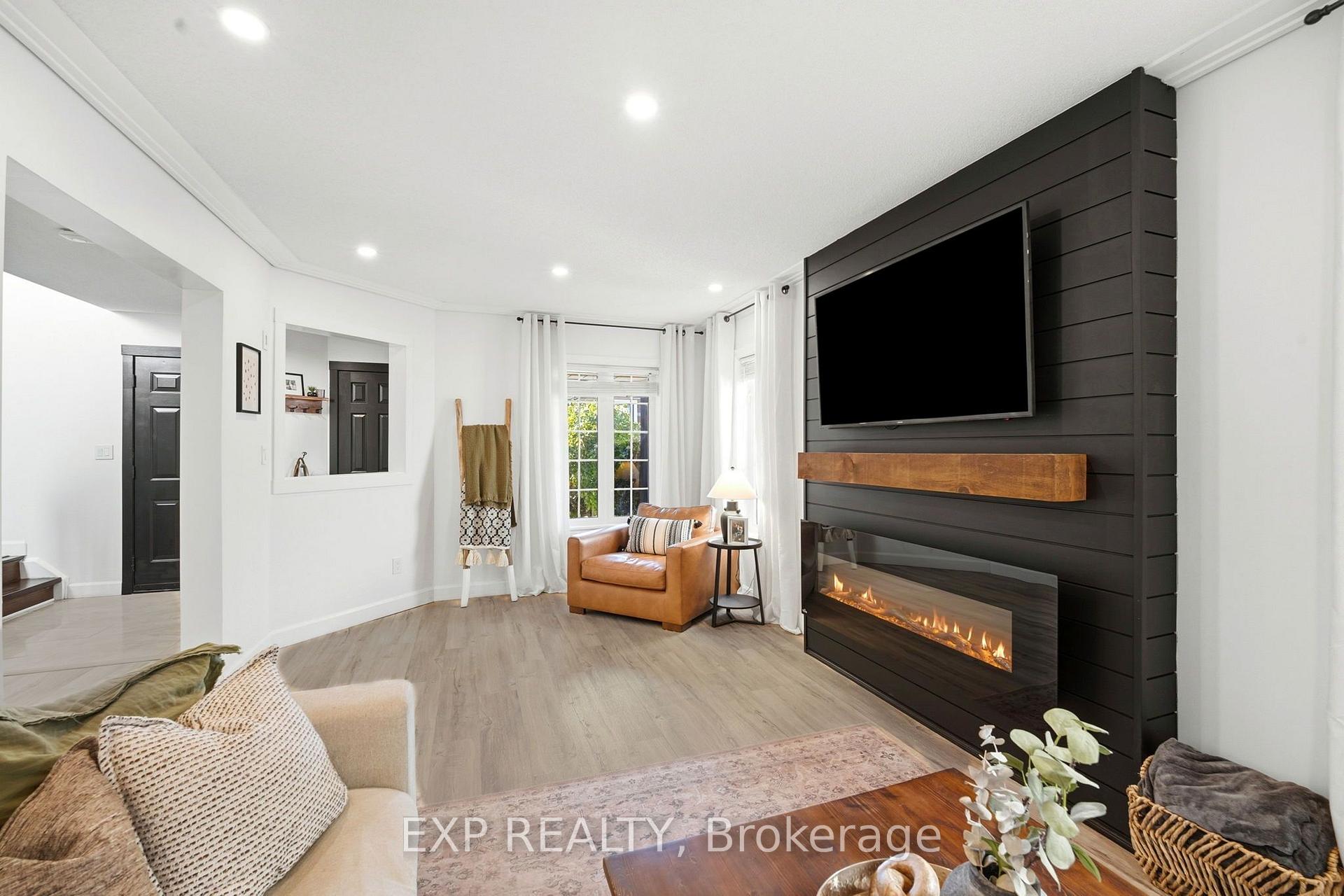 Photo 11 of 152 Underwood Drive, Whitby, Brooklin — HOMEH