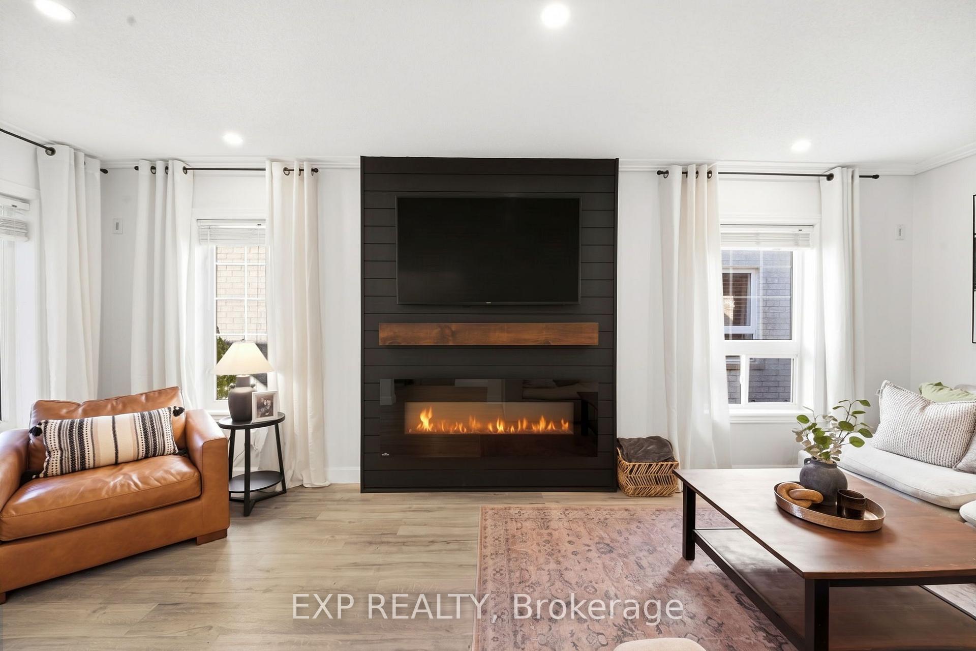 Photo 12 of 152 Underwood Drive, Whitby, Brooklin — HOMEH