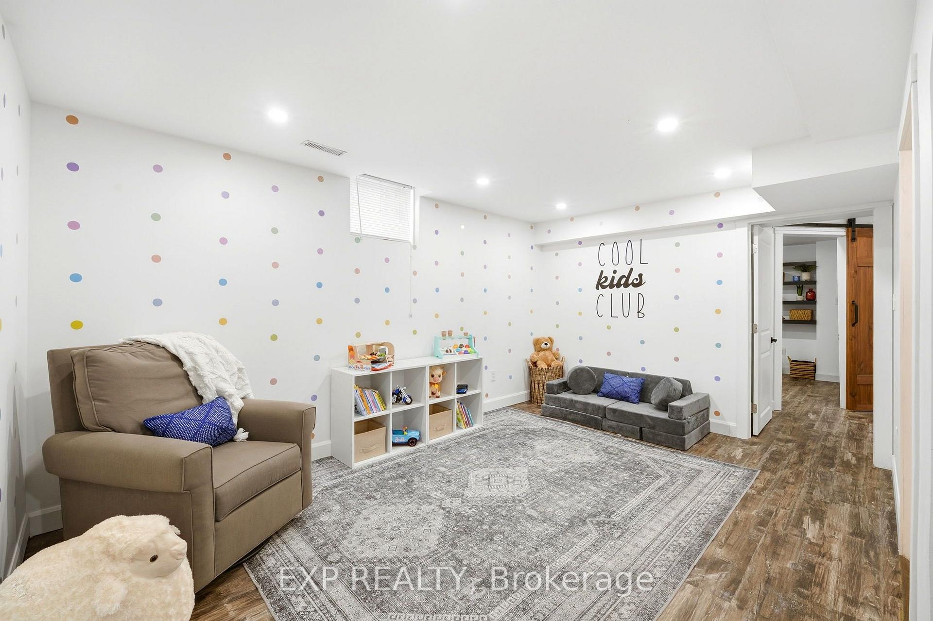 Photo 19 of 152 Underwood Drive, Whitby, Brooklin — HOMEH