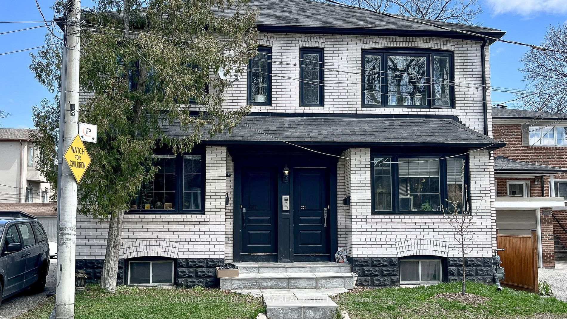 Photo of Unit Upper, 301 Cleveland Street