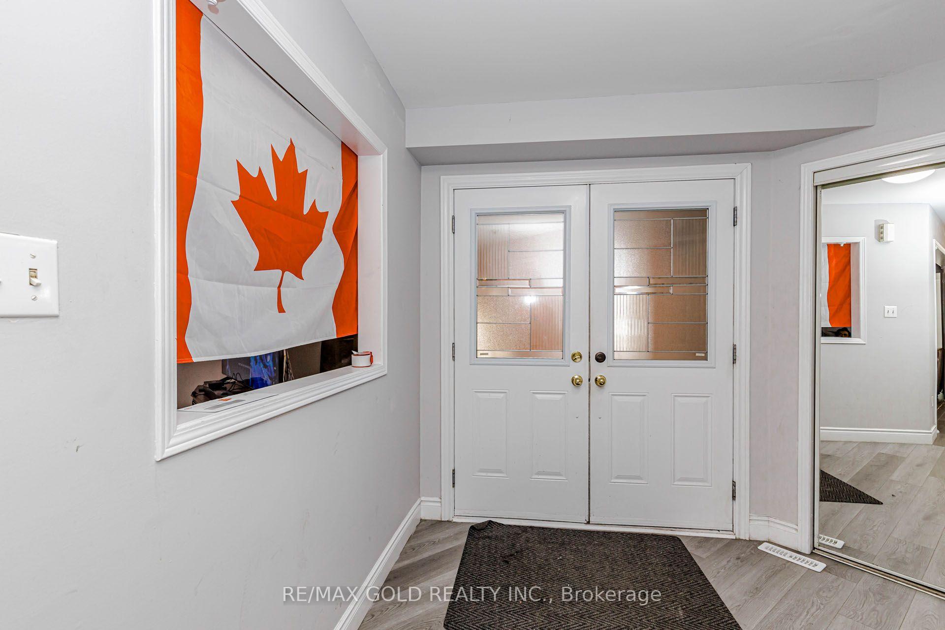 Photo 7 of 104 Tumbleweed Trail, Brampton, Fletcher's Creek South — HOMEH