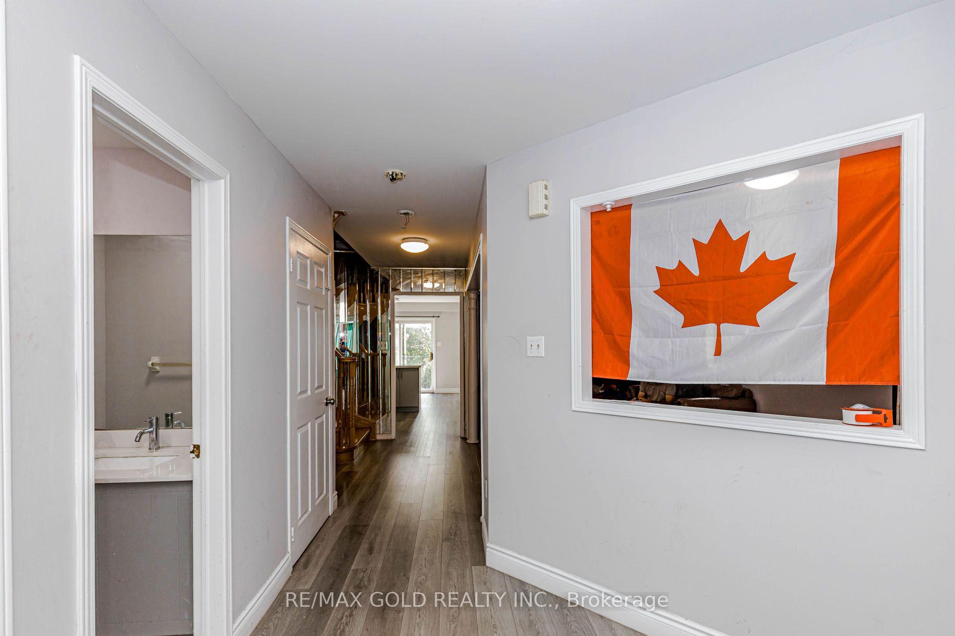 Photo 8 of 104 Tumbleweed Trail, Brampton, Fletcher's Creek South — HOMEH