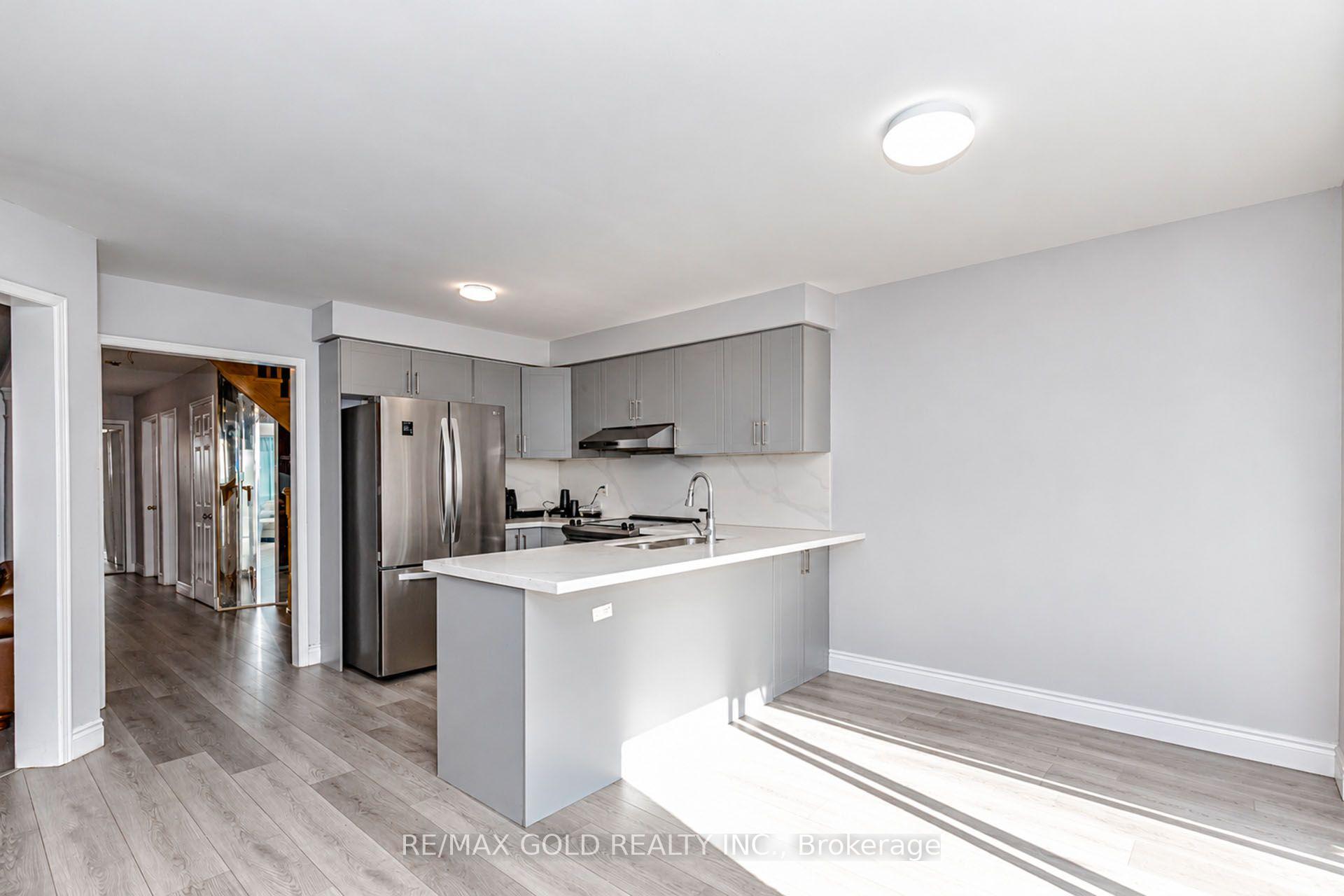 Photo 16 of 104 Tumbleweed Trail, Brampton, Fletcher's Creek South — HOMEH