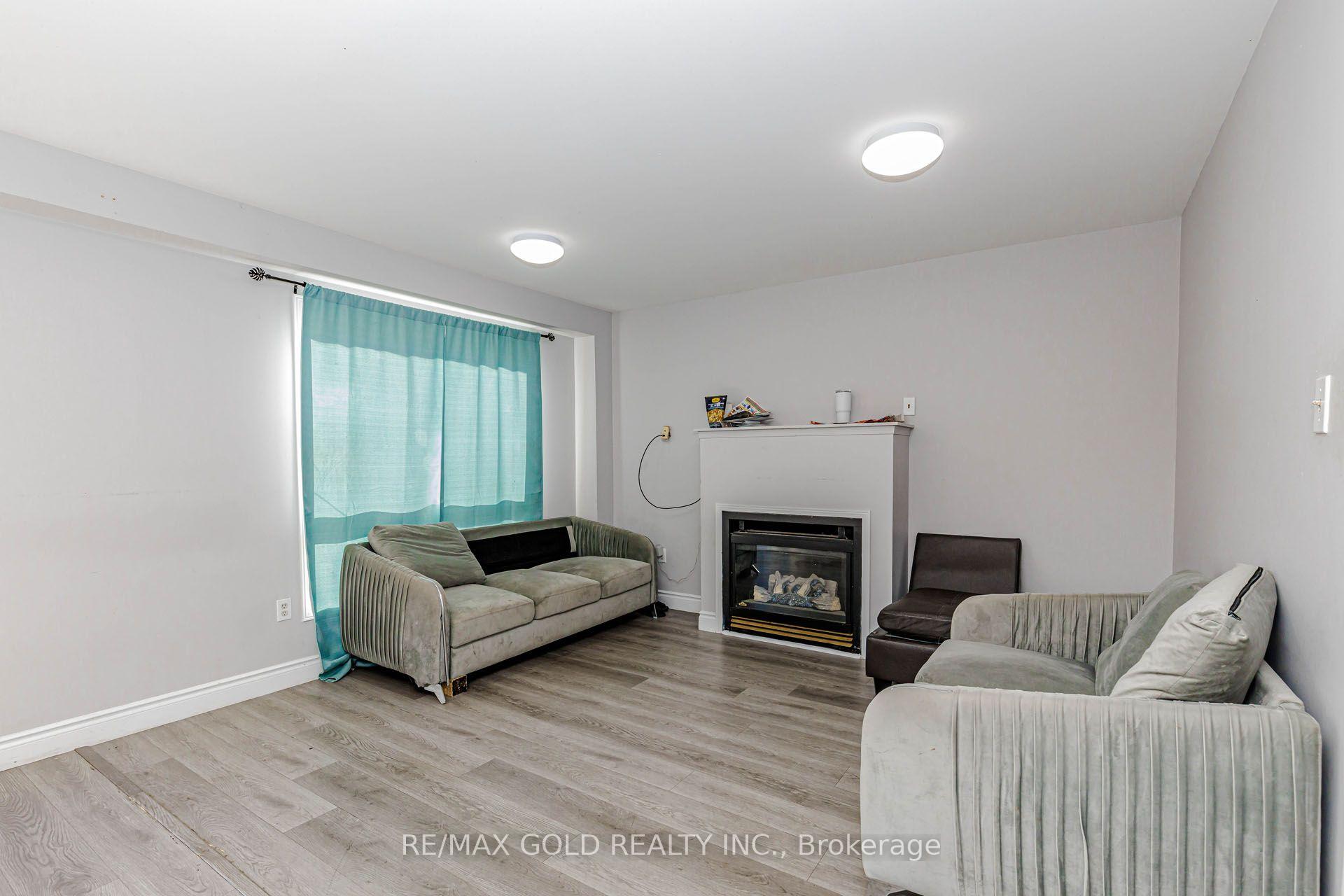 Photo 17 of 104 Tumbleweed Trail, Brampton, Fletcher's Creek South — HOMEH