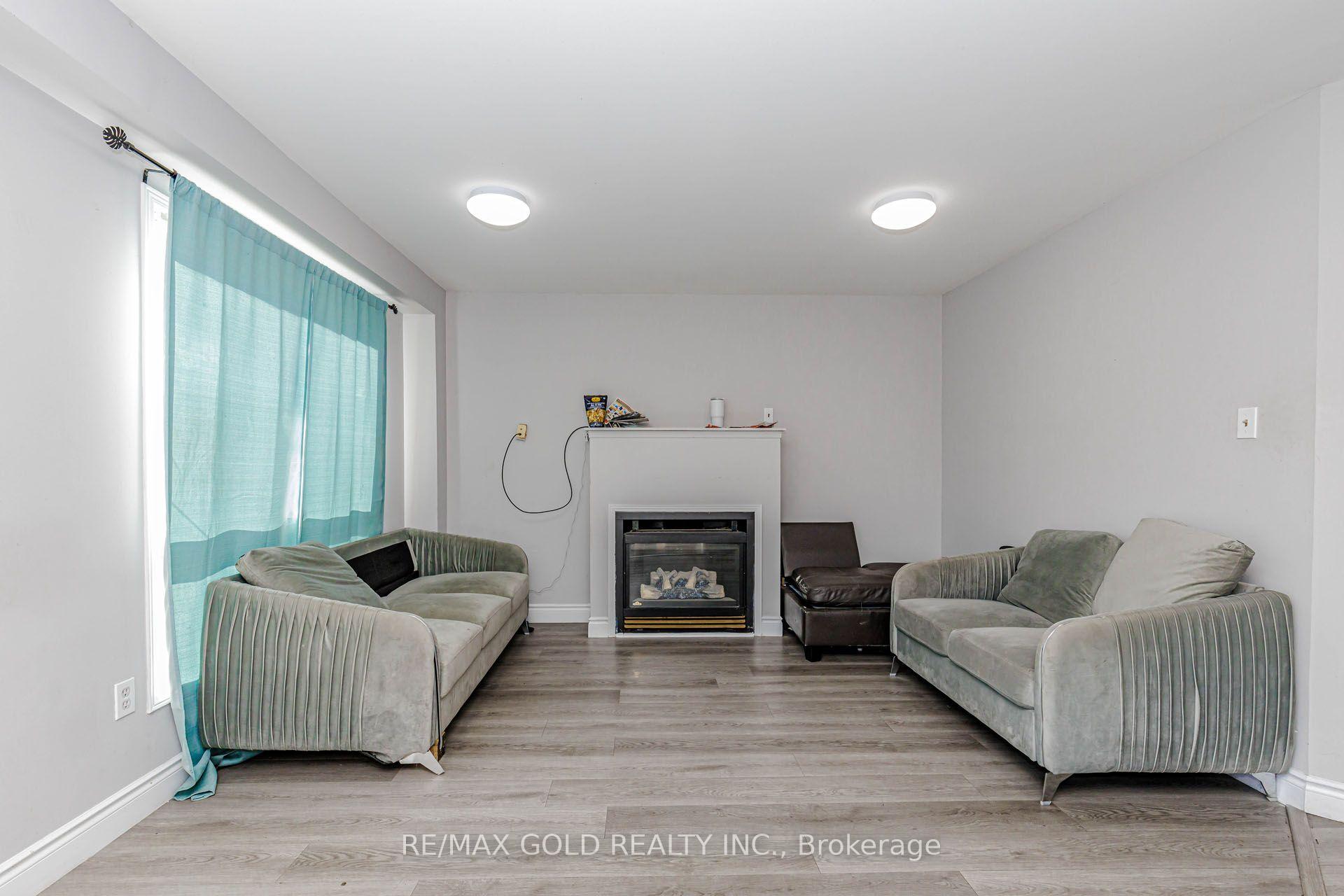 Photo 18 of 104 Tumbleweed Trail, Brampton, Fletcher's Creek South — HOMEH