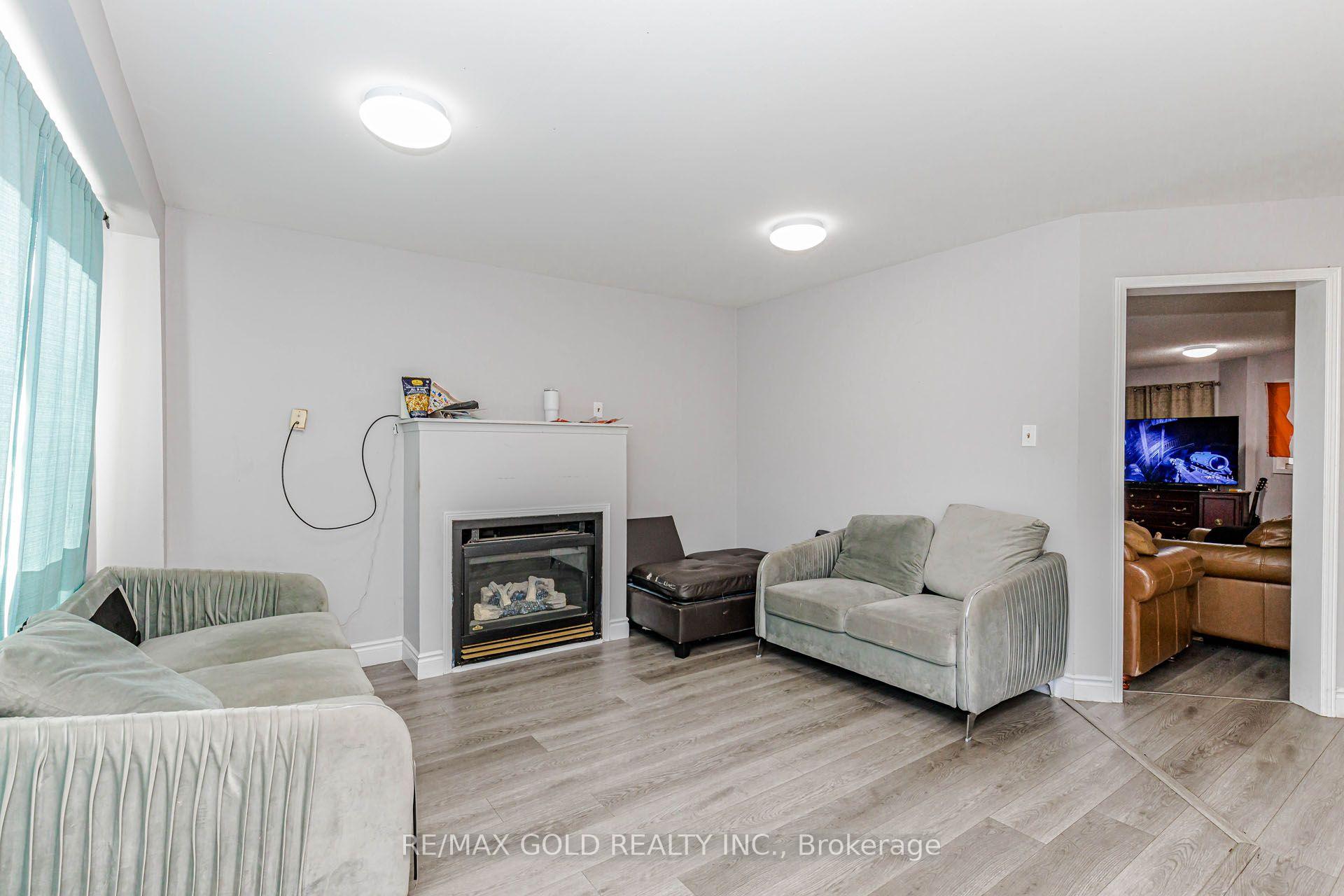 Photo 19 of 104 Tumbleweed Trail, Brampton, Fletcher's Creek South — HOMEH
