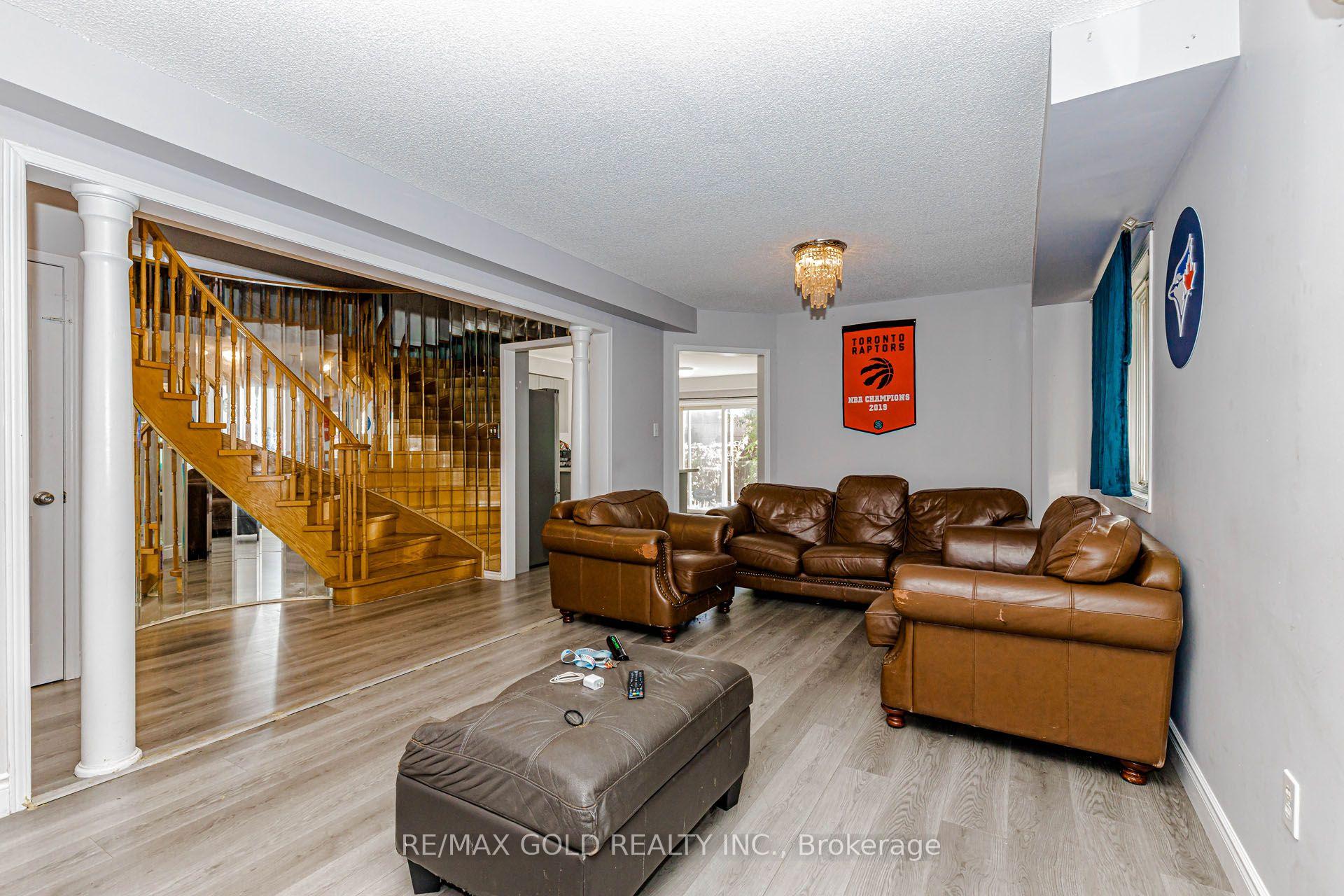 Photo 23 of 104 Tumbleweed Trail, Brampton, Fletcher's Creek South — HOMEH