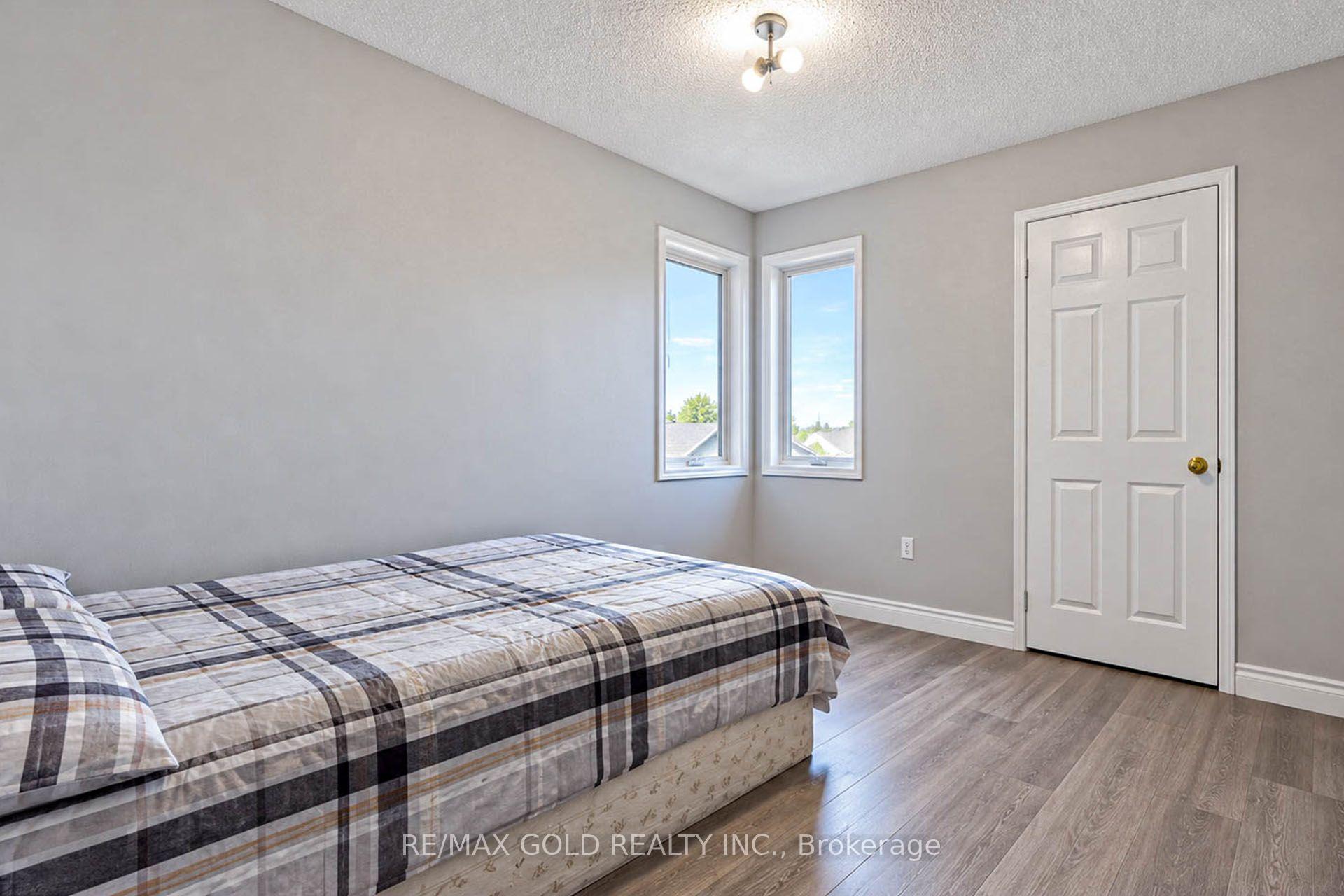 Photo 33 of 104 Tumbleweed Trail, Brampton, Fletcher's Creek South — HOMEH