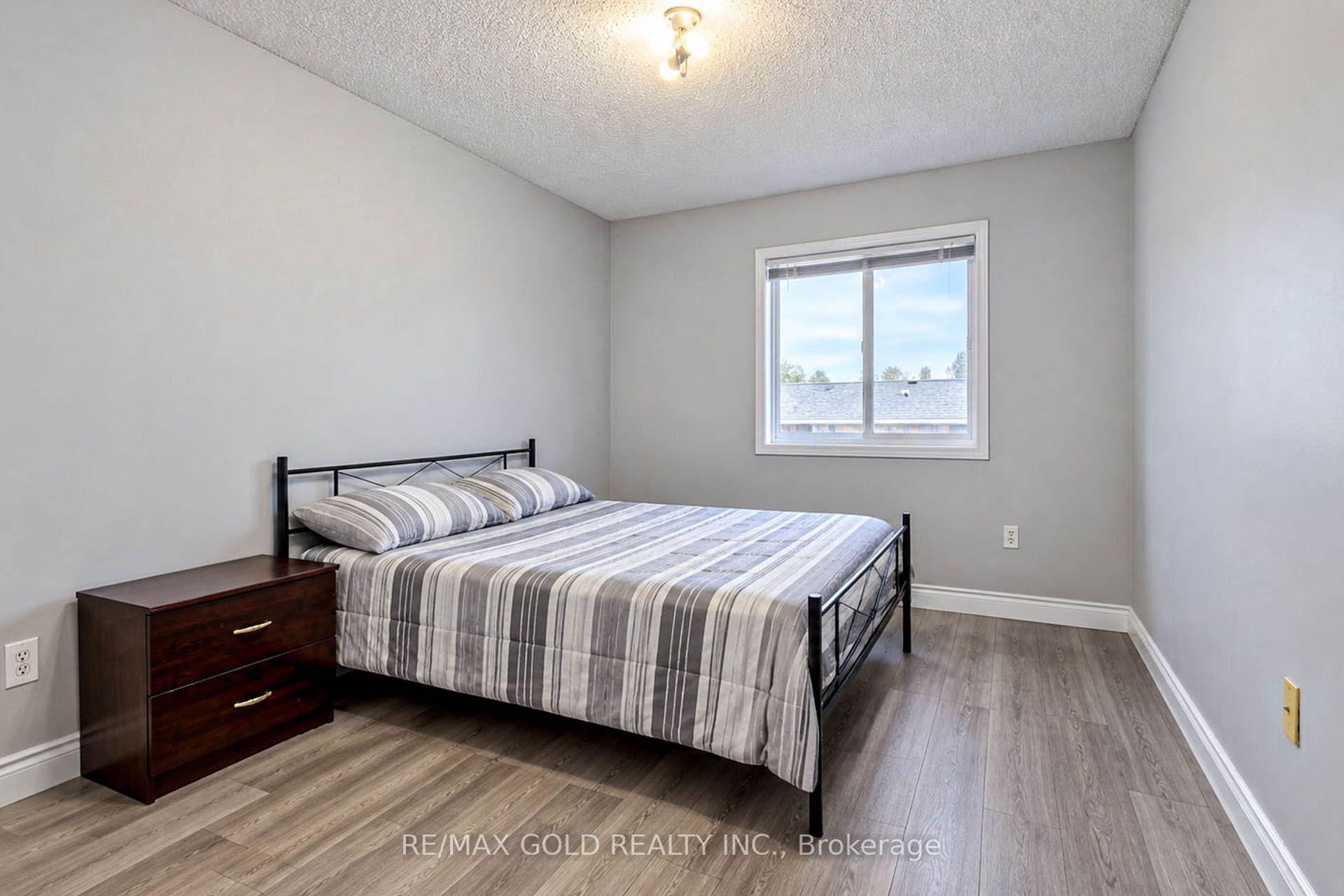 Photo 34 of 104 Tumbleweed Trail, Brampton, Fletcher's Creek South — HOMEH