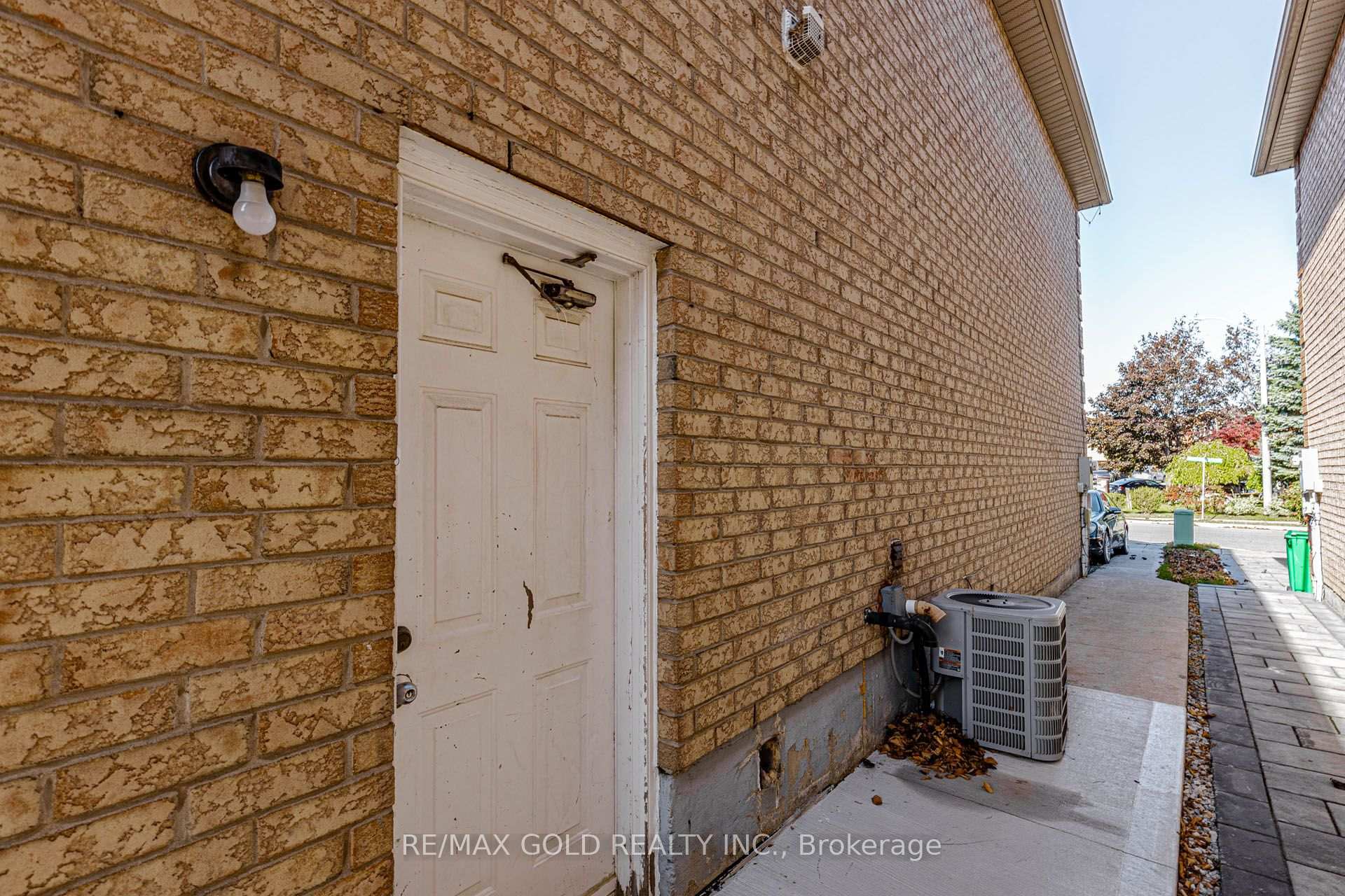 Photo 35 of 104 Tumbleweed Trail, Brampton, Fletcher's Creek South — HOMEH