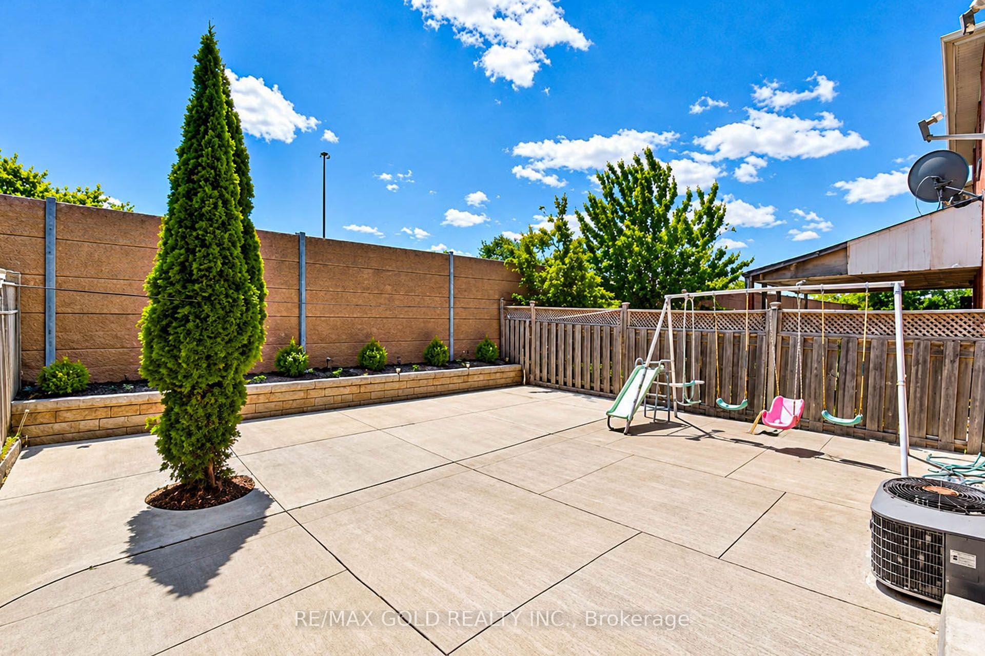 Photo 43 of 104 Tumbleweed Trail, Brampton, Fletcher's Creek South — HOMEH