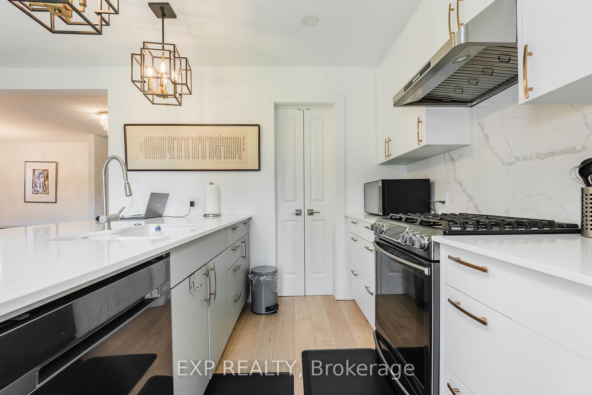 Photo 3 of 60 Gooderham Drive, Scarborough, Wexford-Maryvale — HOMEH