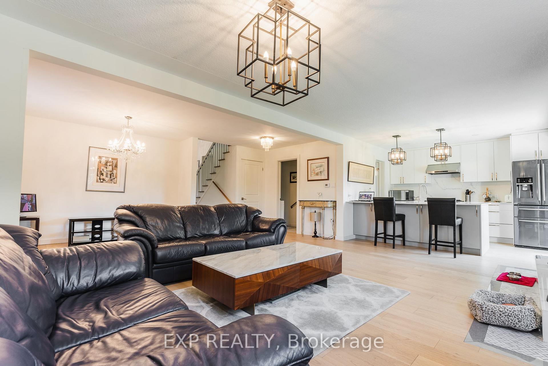 Photo 4 of 60 Gooderham Drive, Scarborough, Wexford-Maryvale — HOMEH
