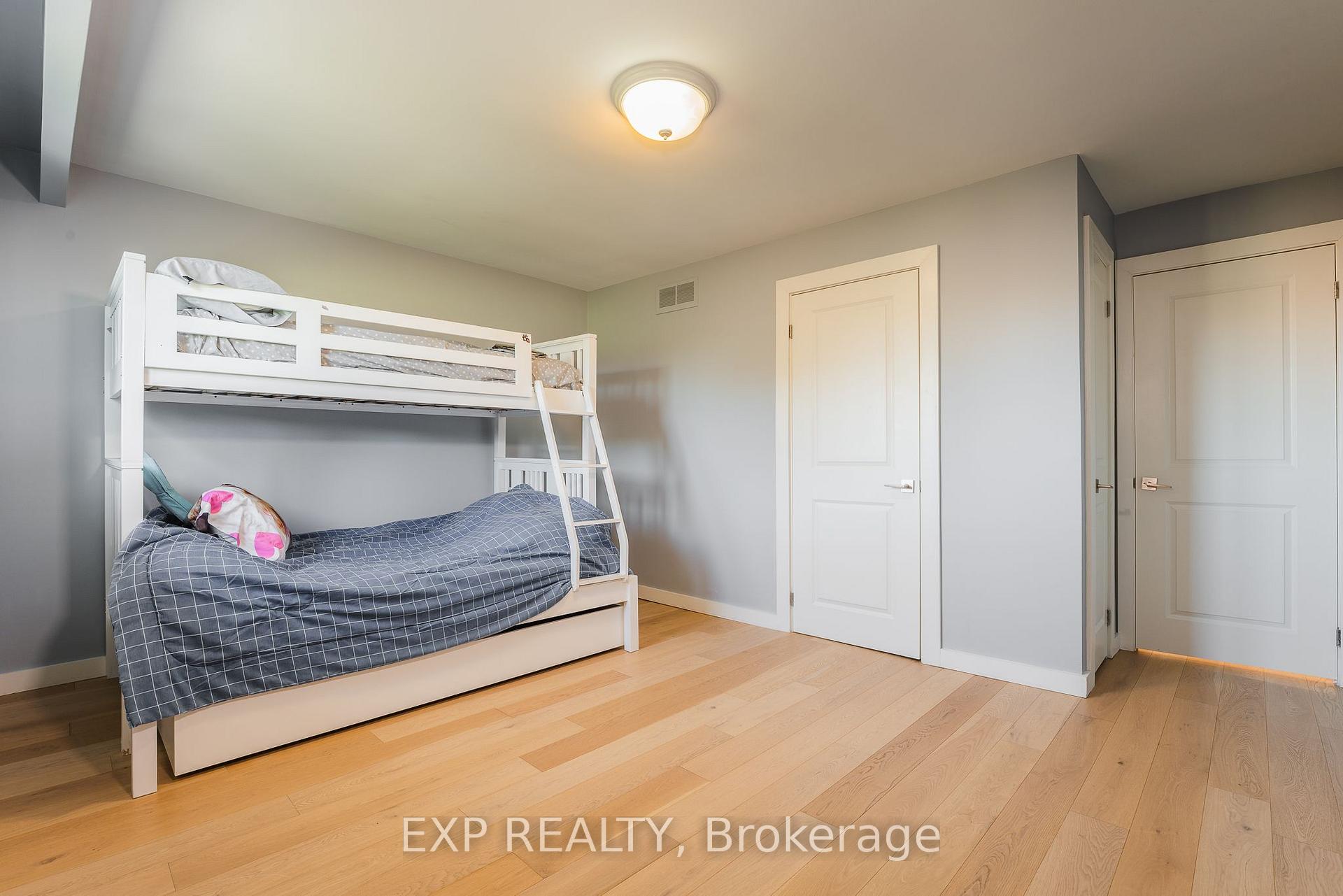 Photo 36 of 60 Gooderham Drive, Scarborough, Wexford-Maryvale — HOMEH