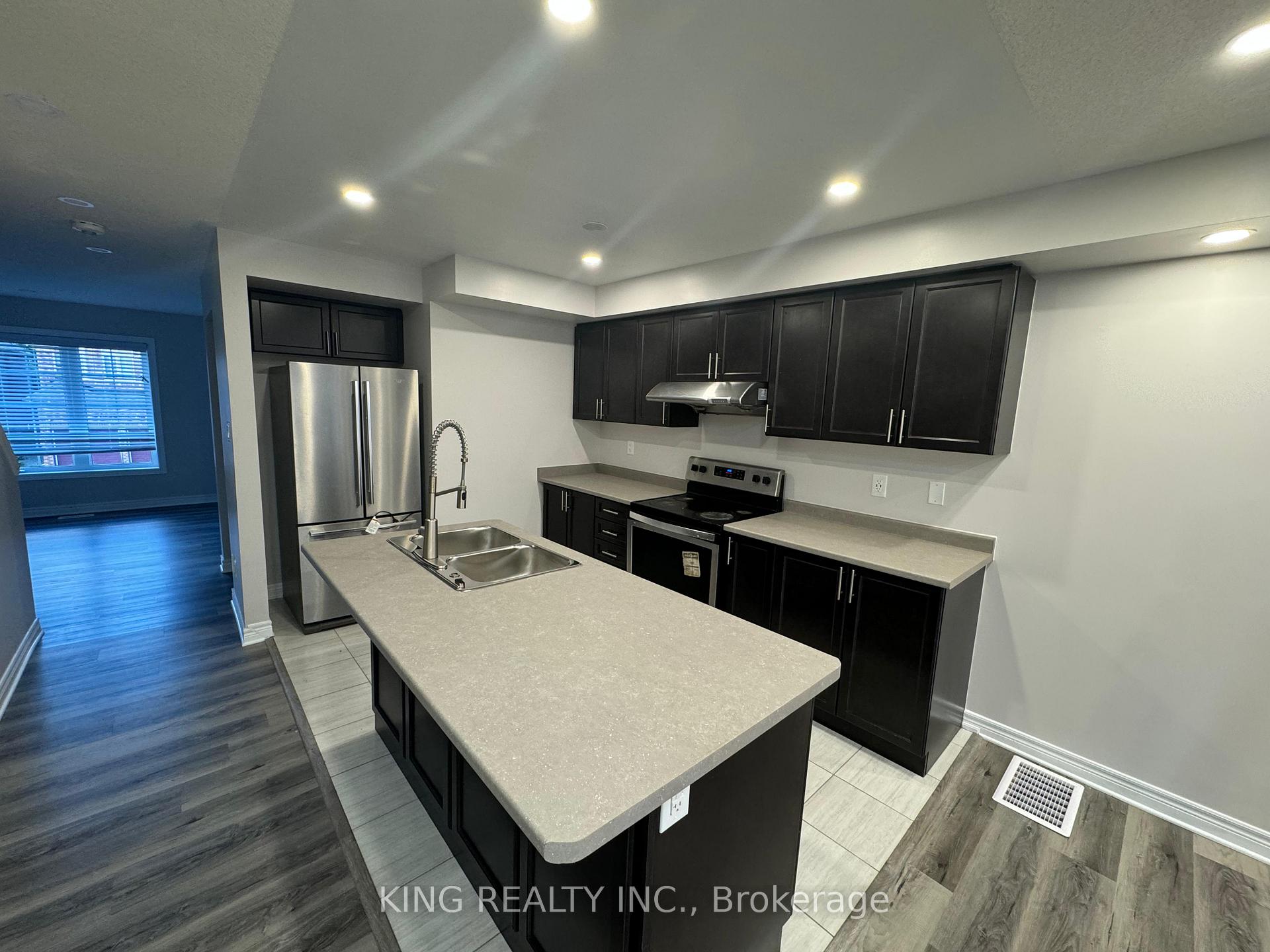 Photo 2 of 632 Linden Drive, Cambridge, Pioneer Tower West — HOMEH