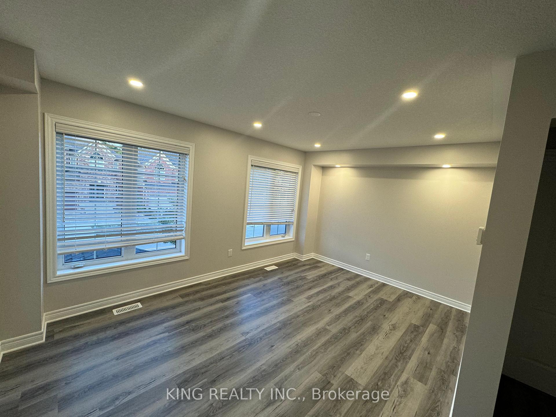 Photo 5 of 632 Linden Drive, Cambridge, Pioneer Tower West — HOMEH