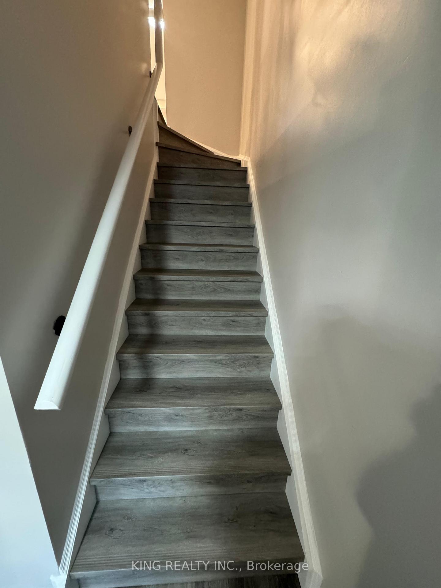 Photo 7 of 632 Linden Drive, Cambridge, Pioneer Tower West — HOMEH