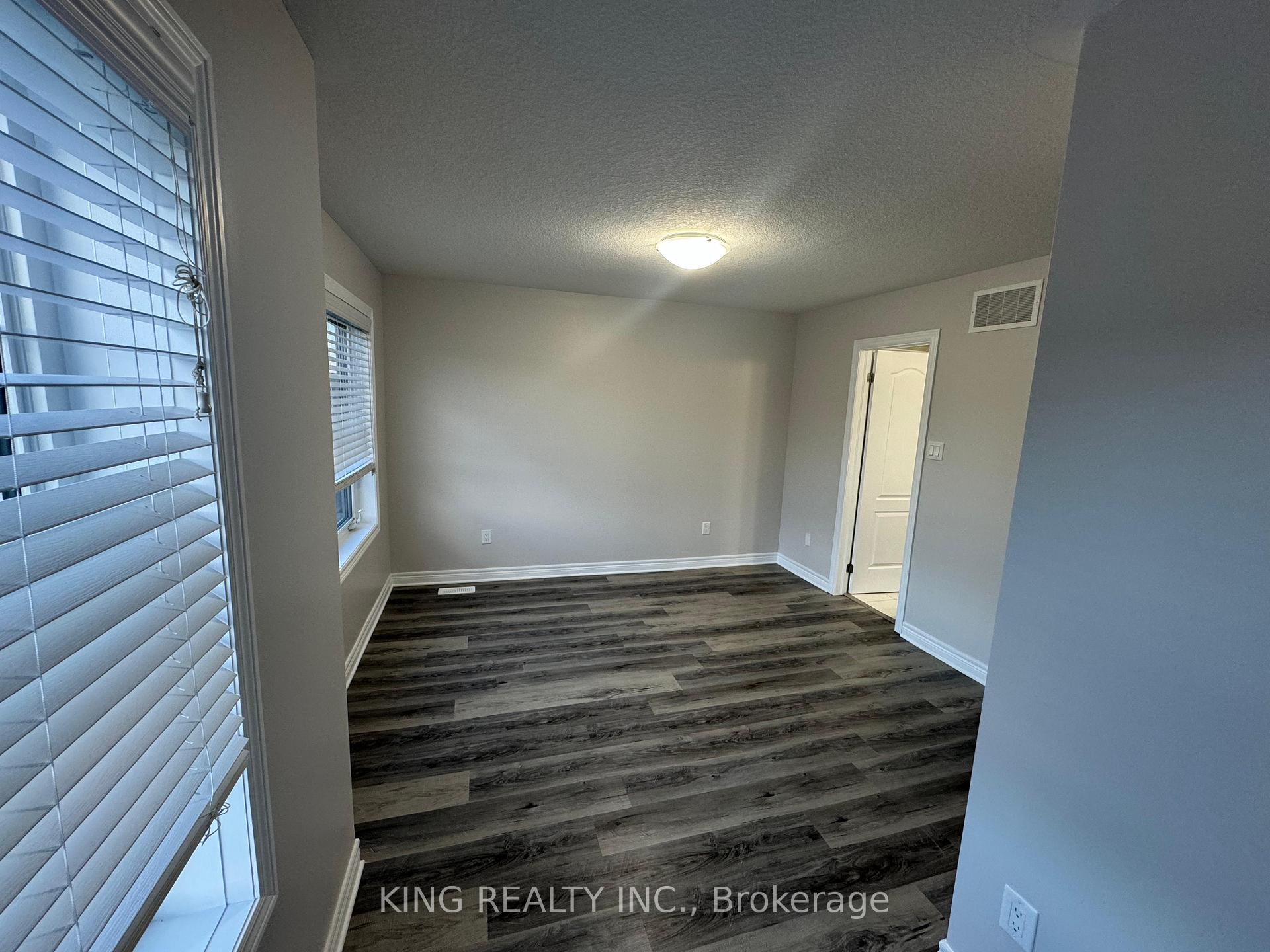 Photo 8 of 632 Linden Drive, Cambridge, Pioneer Tower West — HOMEH