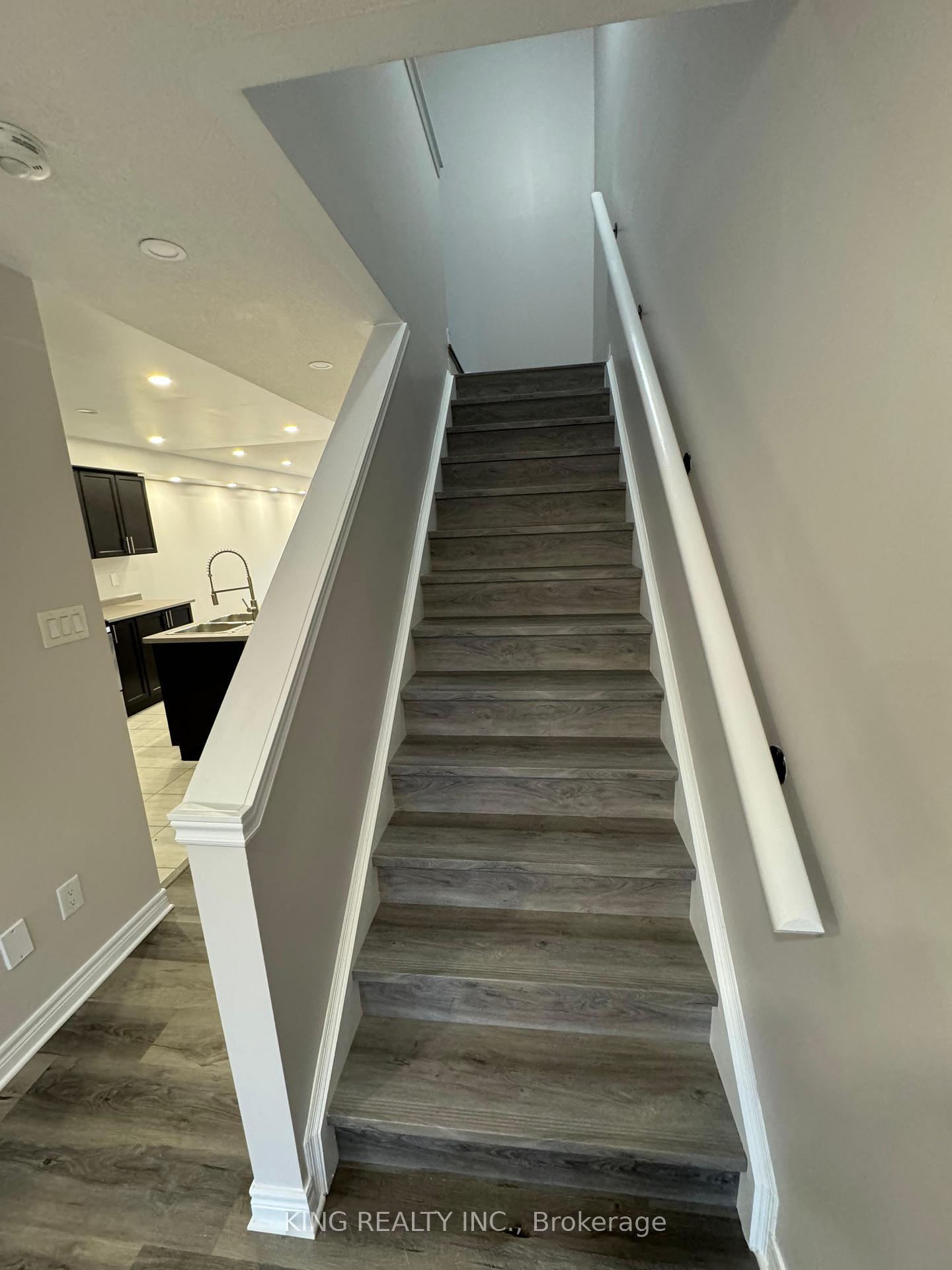 Photo 12 of 632 Linden Drive, Cambridge, Pioneer Tower West — HOMEH