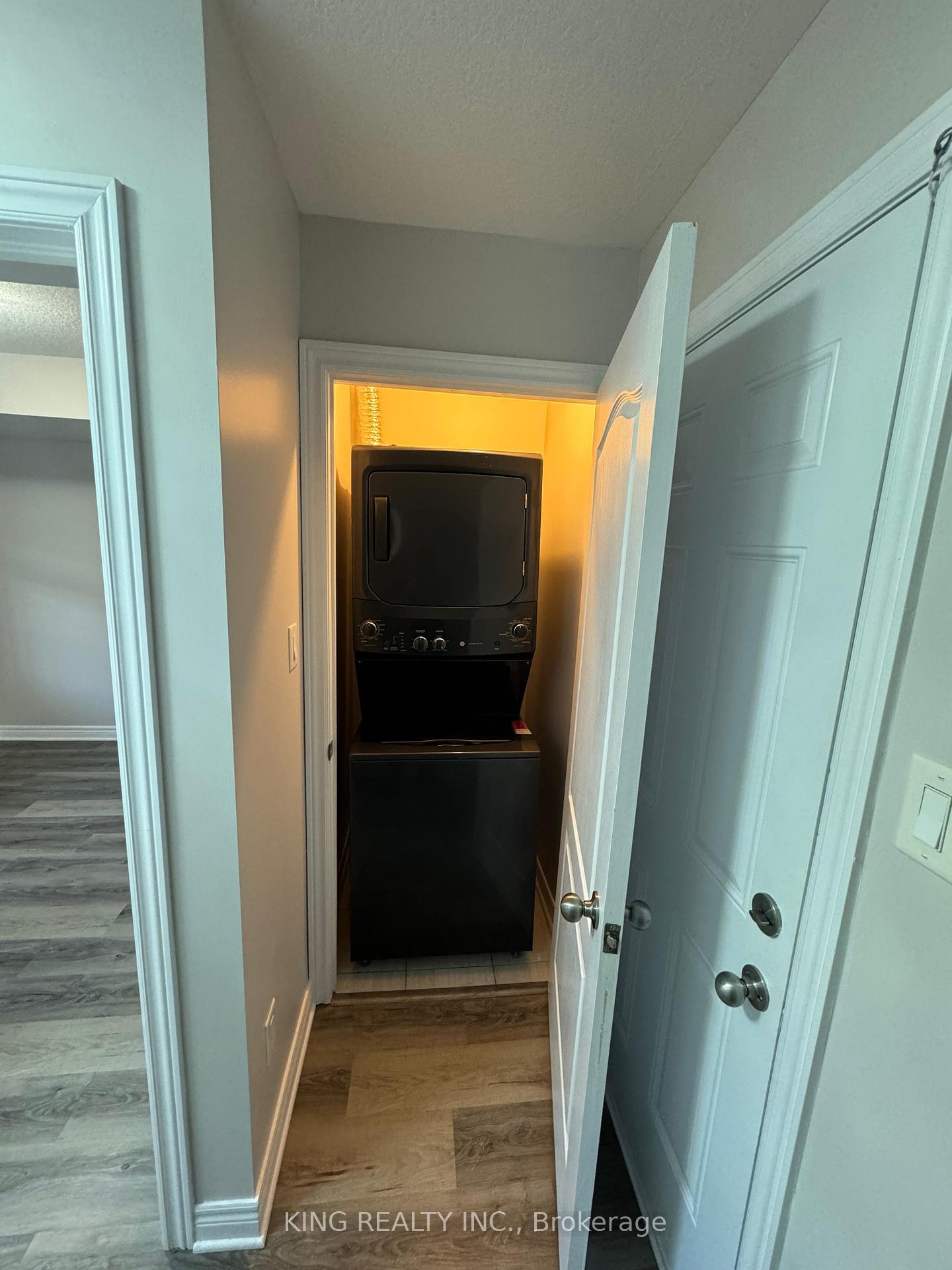 Photo 18 of 632 Linden Drive, Cambridge, Pioneer Tower West — HOMEH
