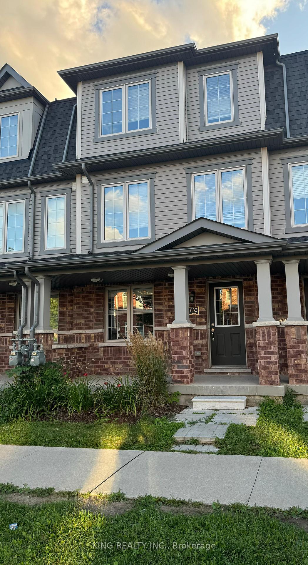 Photo 20 of 632 Linden Drive, Cambridge, Pioneer Tower West — HOMEH