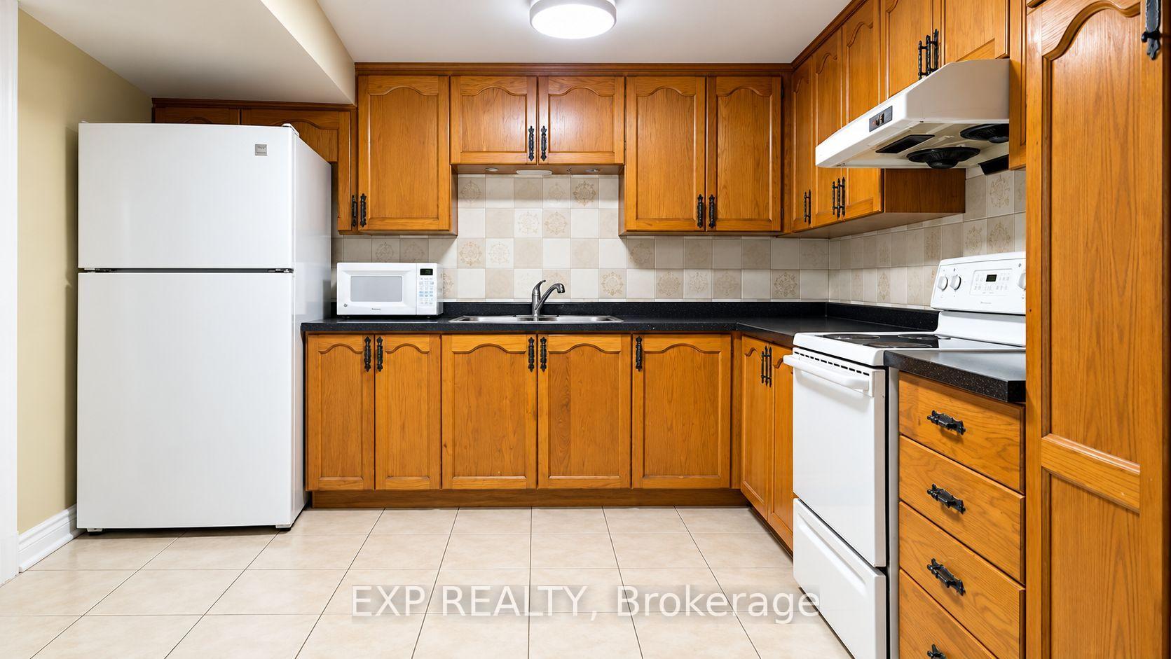 Photo 7 of Unit Lower, 3425 Laddie Crescent, Mississauga, Malton — HOMEH