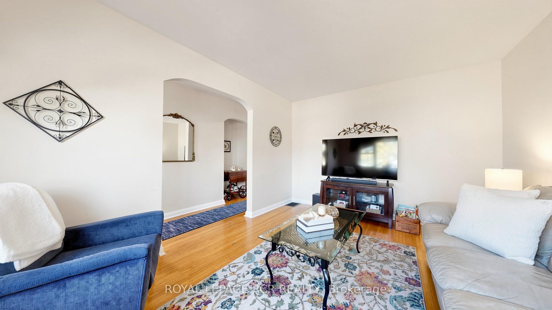 Photo 8 of 26 Newton Street, Barrie, Wellington — HOMEH