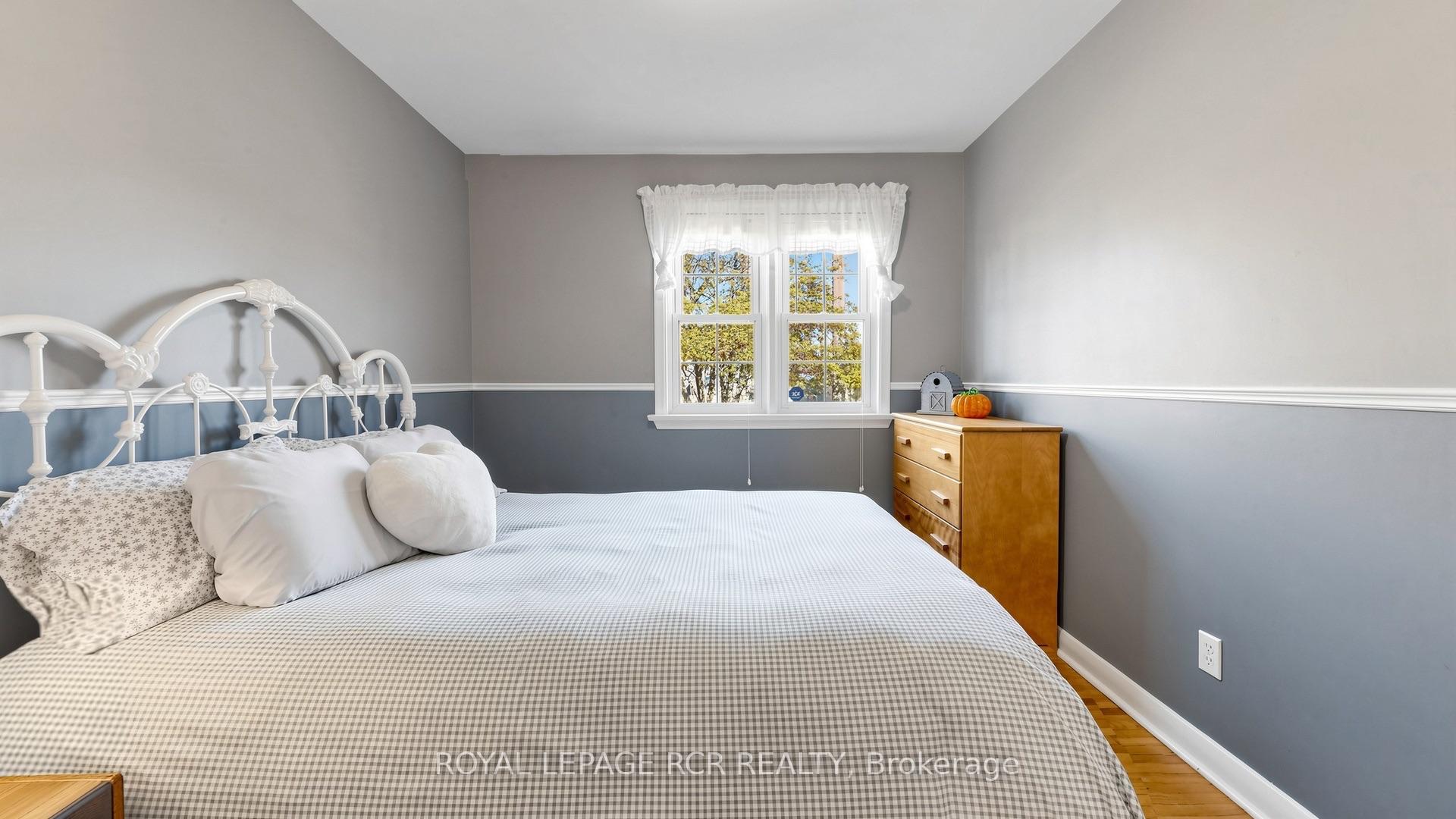 Photo 14 of 26 Newton Street, Barrie, Wellington — HOMEH