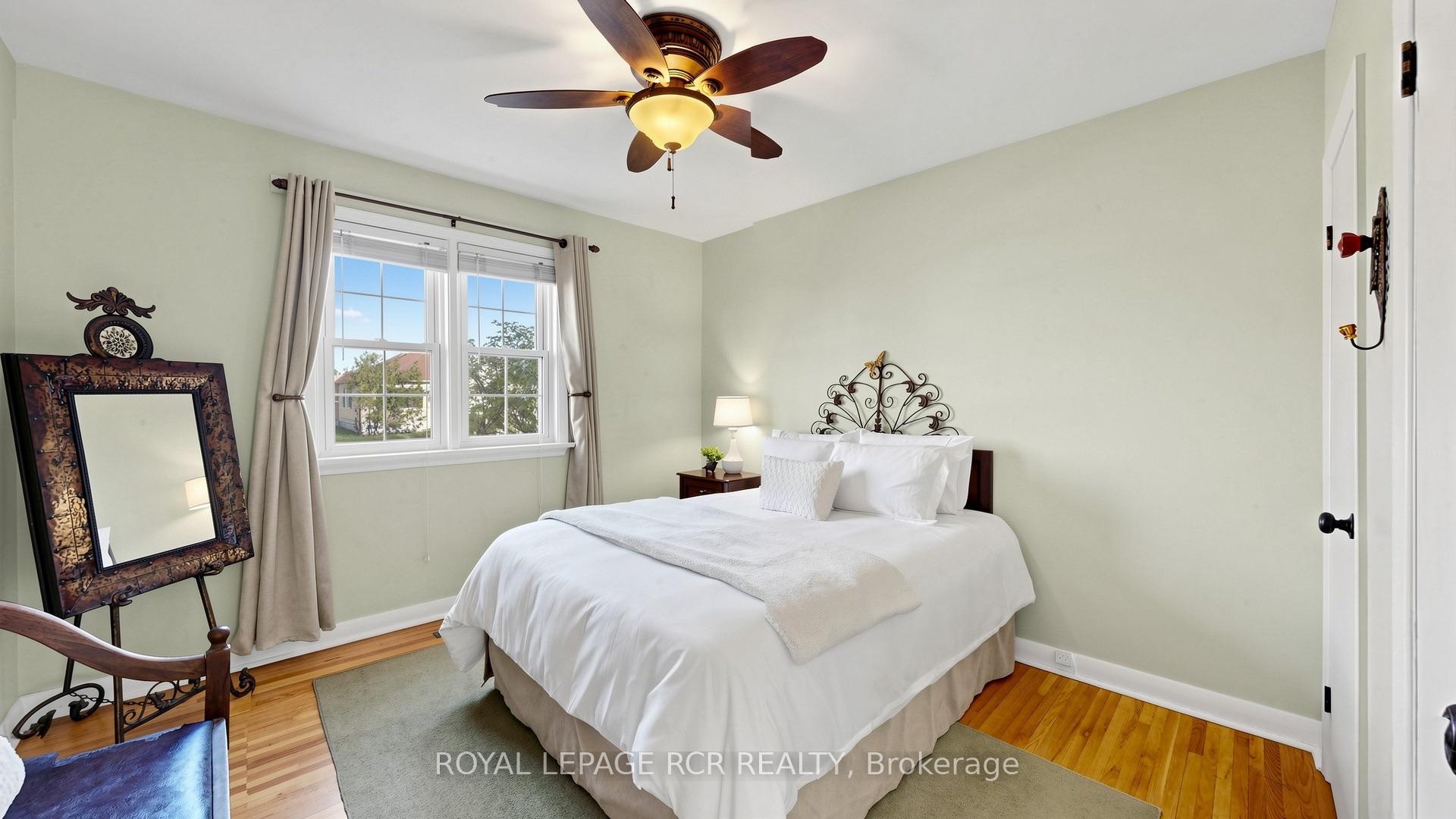 Photo 16 of 26 Newton Street, Barrie, Wellington — HOMEH