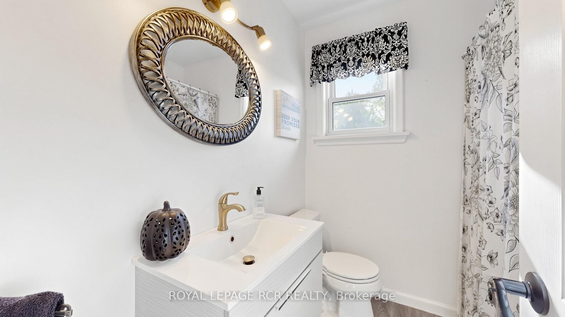 Photo 21 of 26 Newton Street, Barrie, Wellington — HOMEH