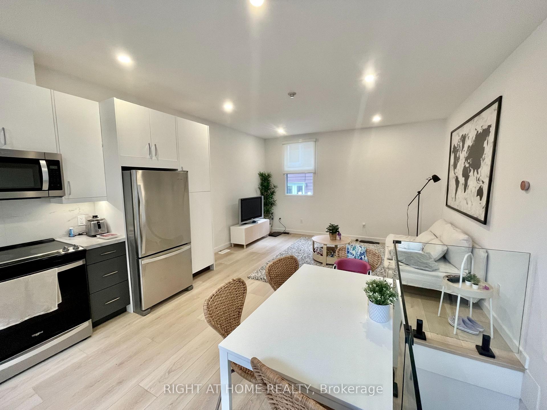 Photo 1 of Unit 5, 367 Howland Avenue, Toronto, Casa Loma — HOMEH