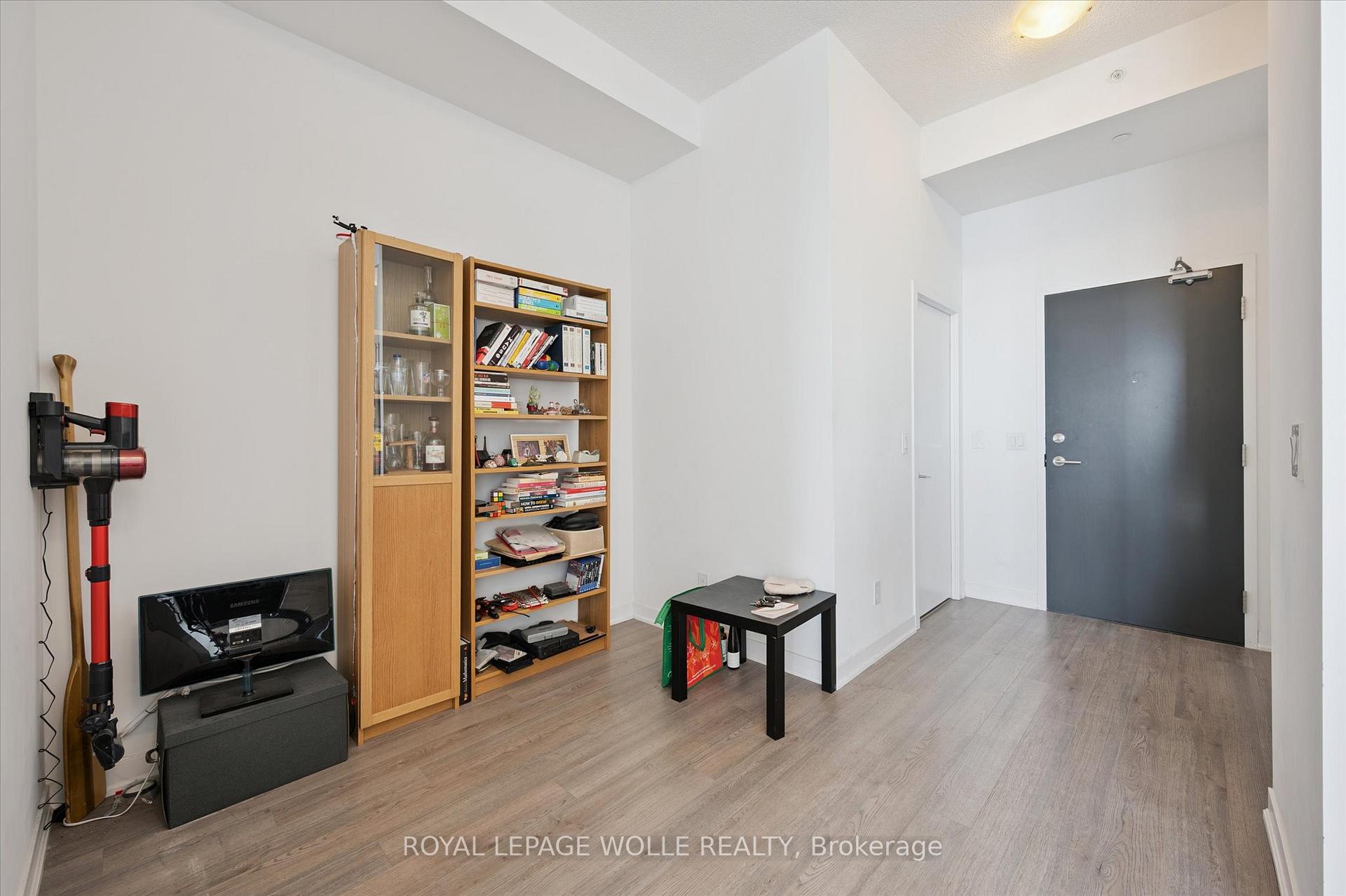 Photo 2 of Unit 1707, 85 Duke Street W, Kitchener, City Commercial Core — HOMEH