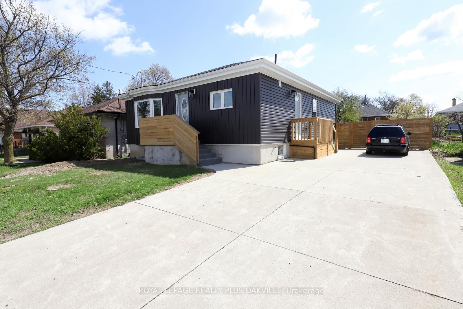 Photo 3 of Unit Main Floor, 269 West 5th Street, Hamilton, Mohawk — HOMEH