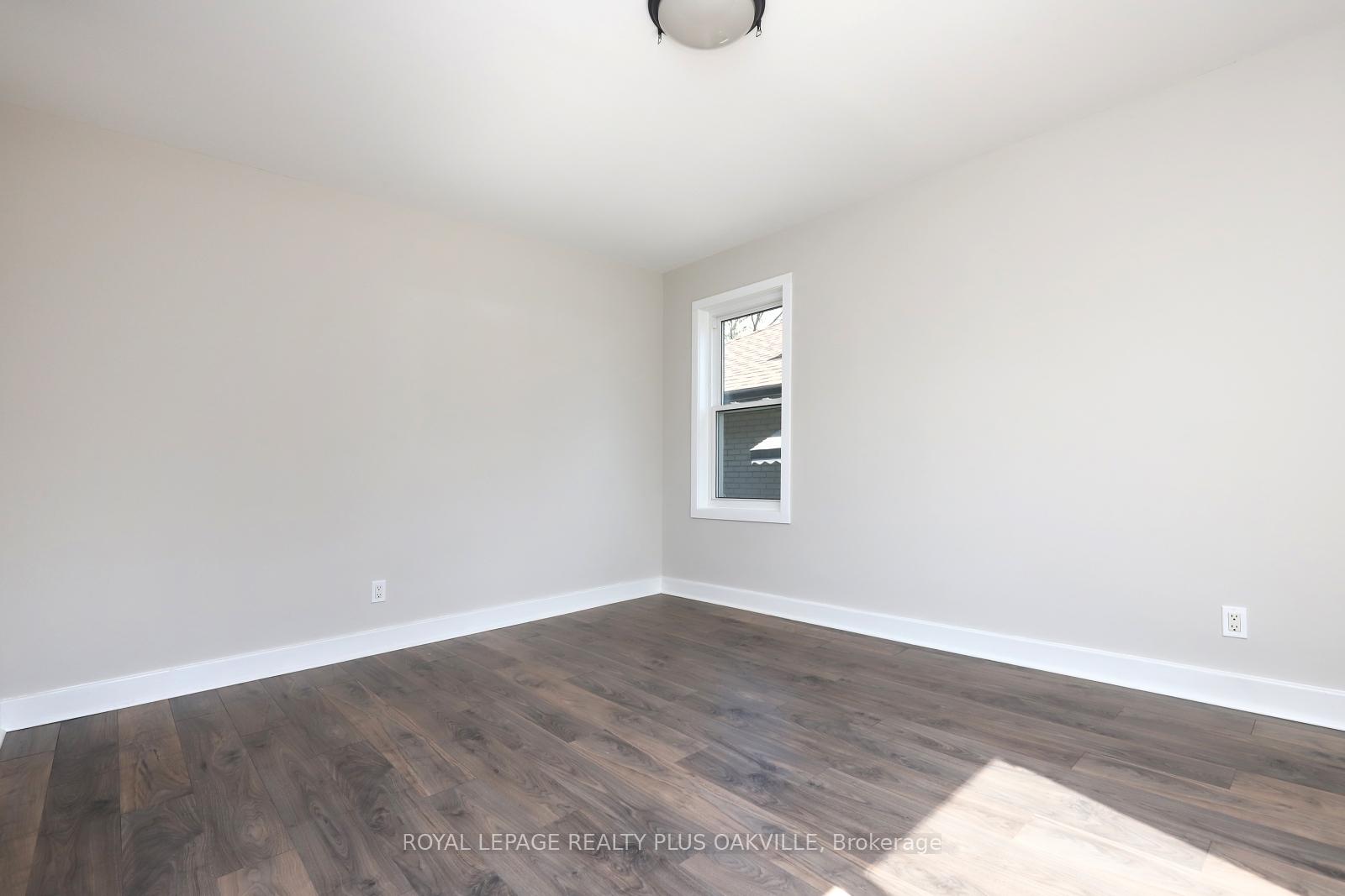 Photo 16 of Unit Main Floor, 269 West 5th Street, Hamilton, Mohawk — HOMEH
