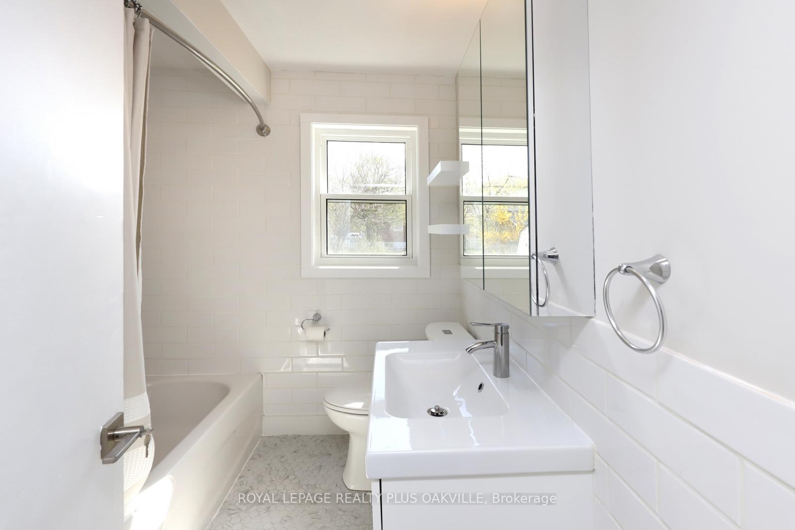 Photo 19 of Unit Main Floor, 269 West 5th Street, Hamilton, Mohawk — HOMEH