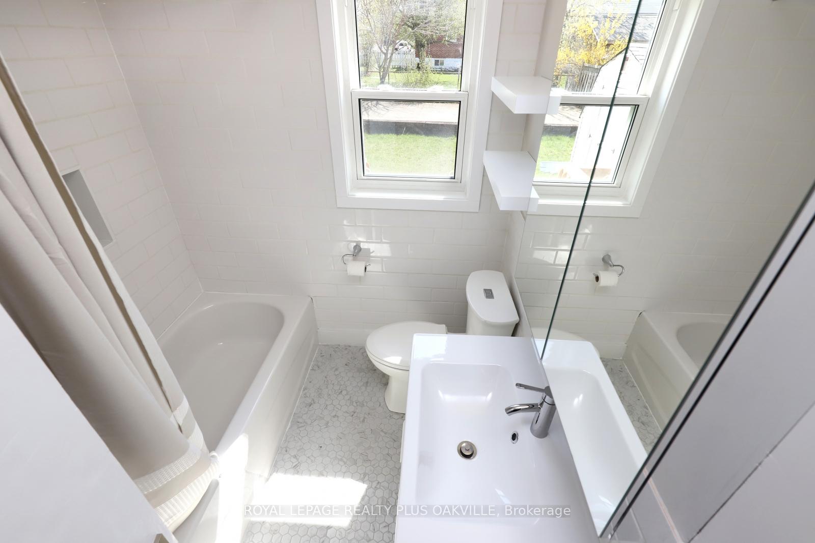 Photo 20 of Unit Main Floor, 269 West 5th Street, Hamilton, Mohawk — HOMEH