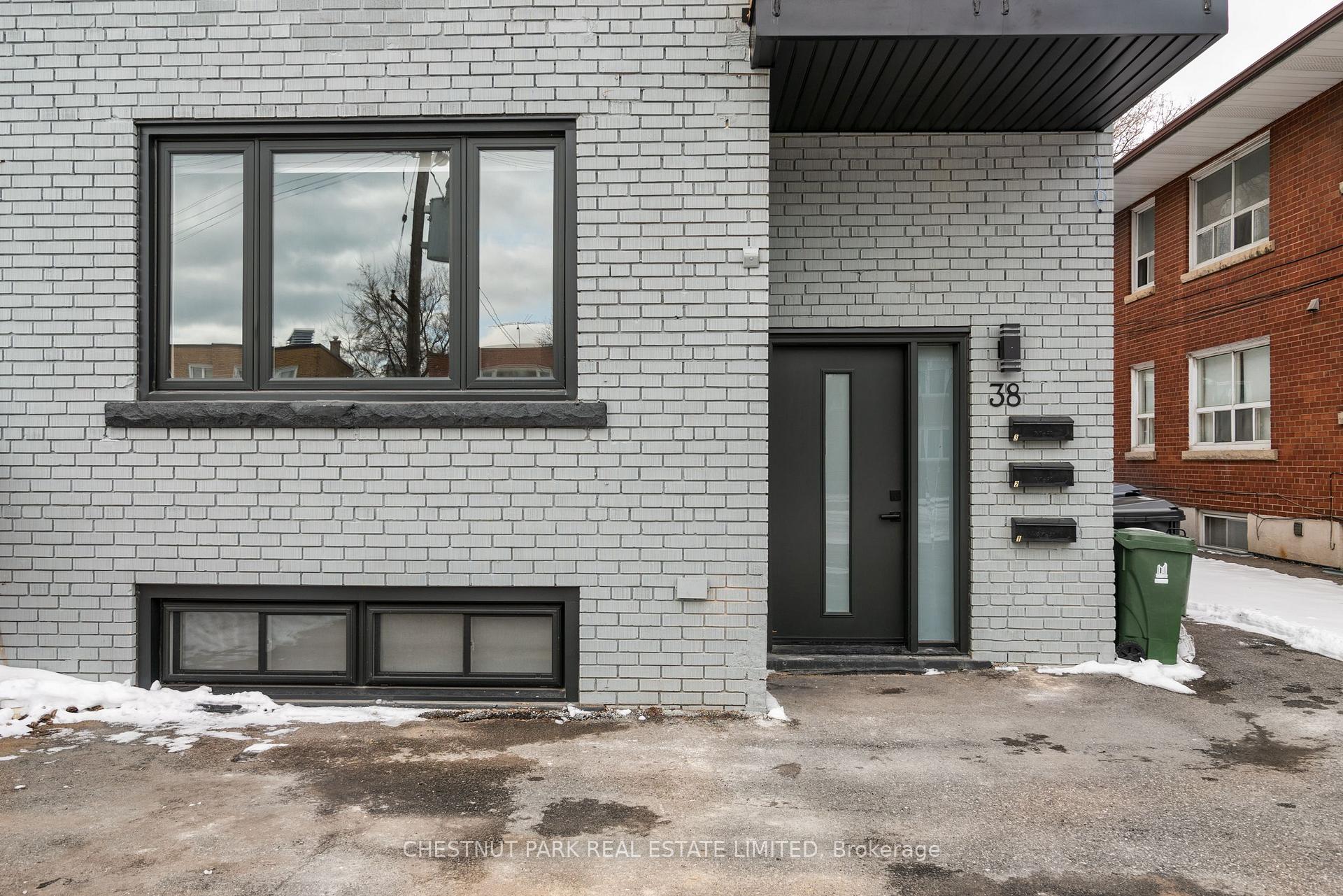 Photo 2 of Unit 3, 38 Penhurst Avenue, Etobicoke, Stonegate-Queensway — HOMEH
