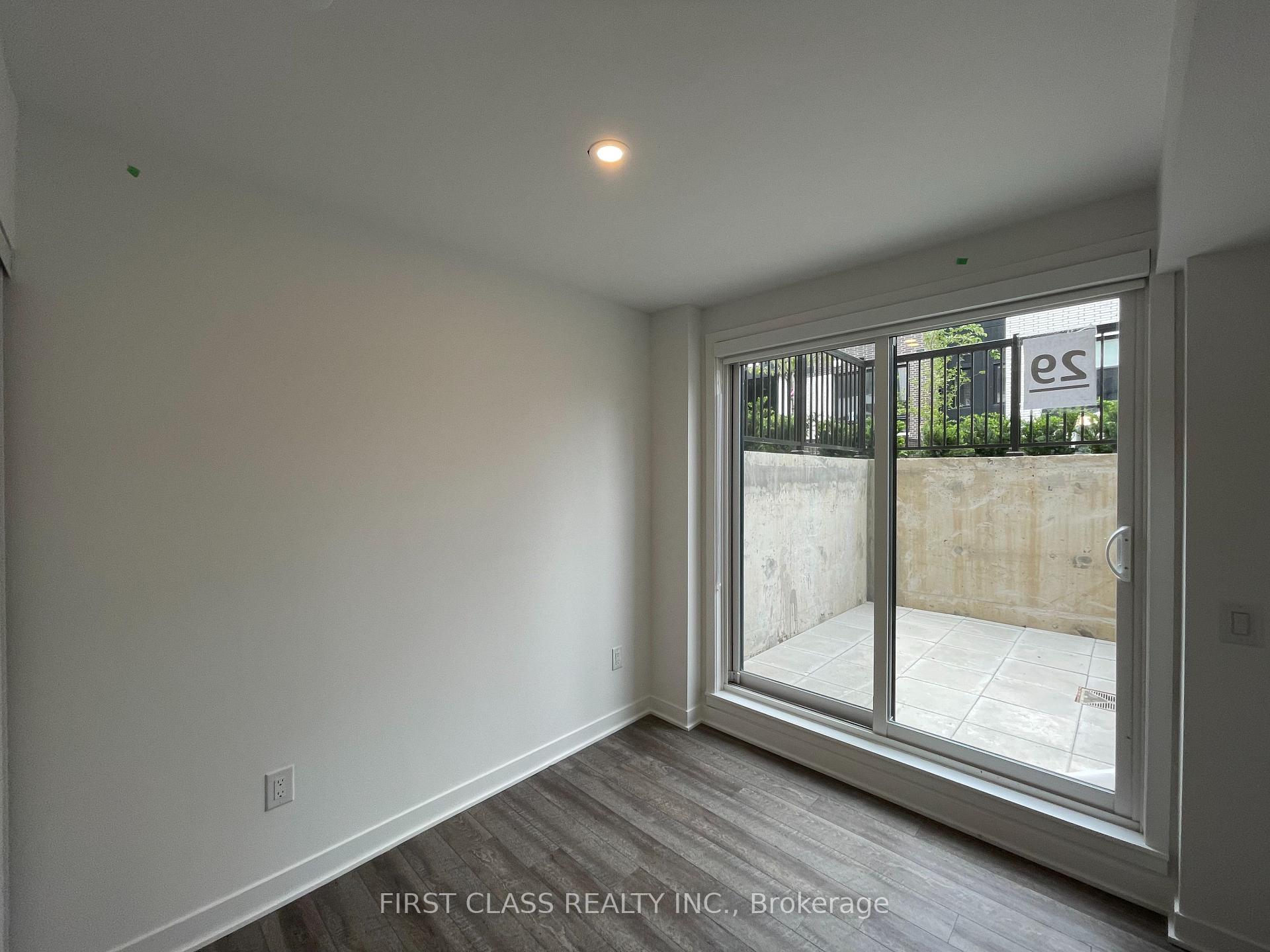 Photo 4 of Unit TH13, 20 Ed Clark Gardens, Toronto, Weston-Pellam Park — HOMEH