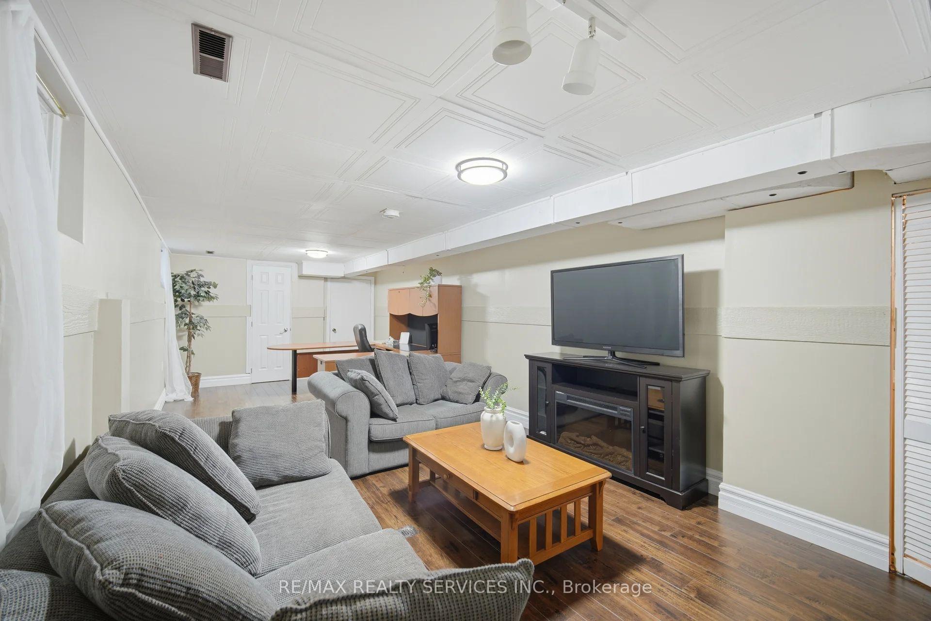 Photo 30 of 47 Lindridge Avenue, Brampton, Westgate — HOMEH