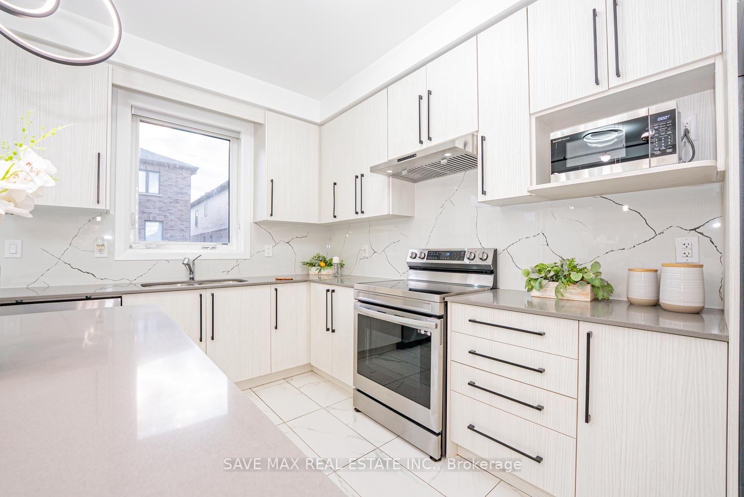 Photo 19 of 42 Prince Philip Boulevard, North Dumfries, Ayr — HOMEH
