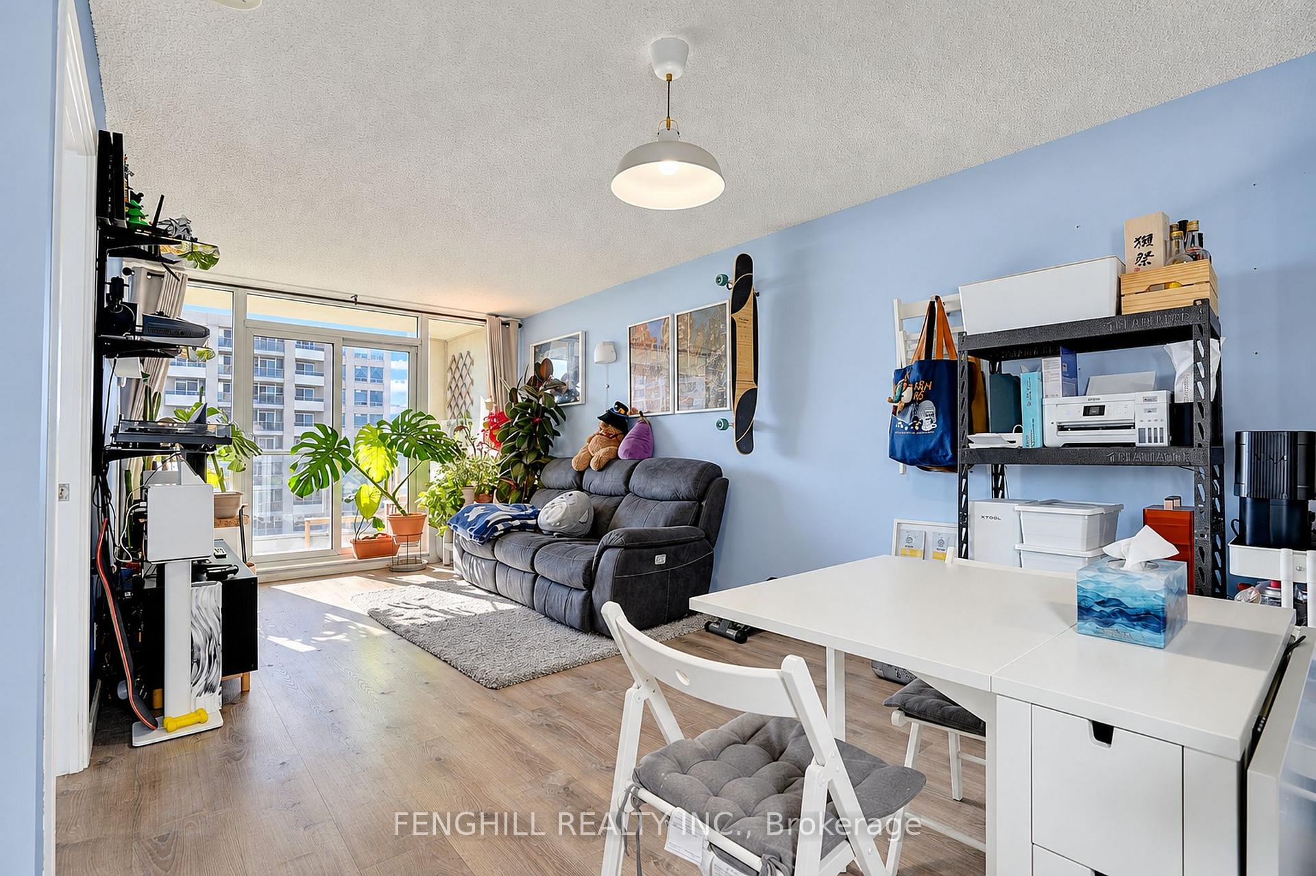 Photo 4 of Unit 910, 2 Rean Drive, North York, Bayview Village — HOMEH