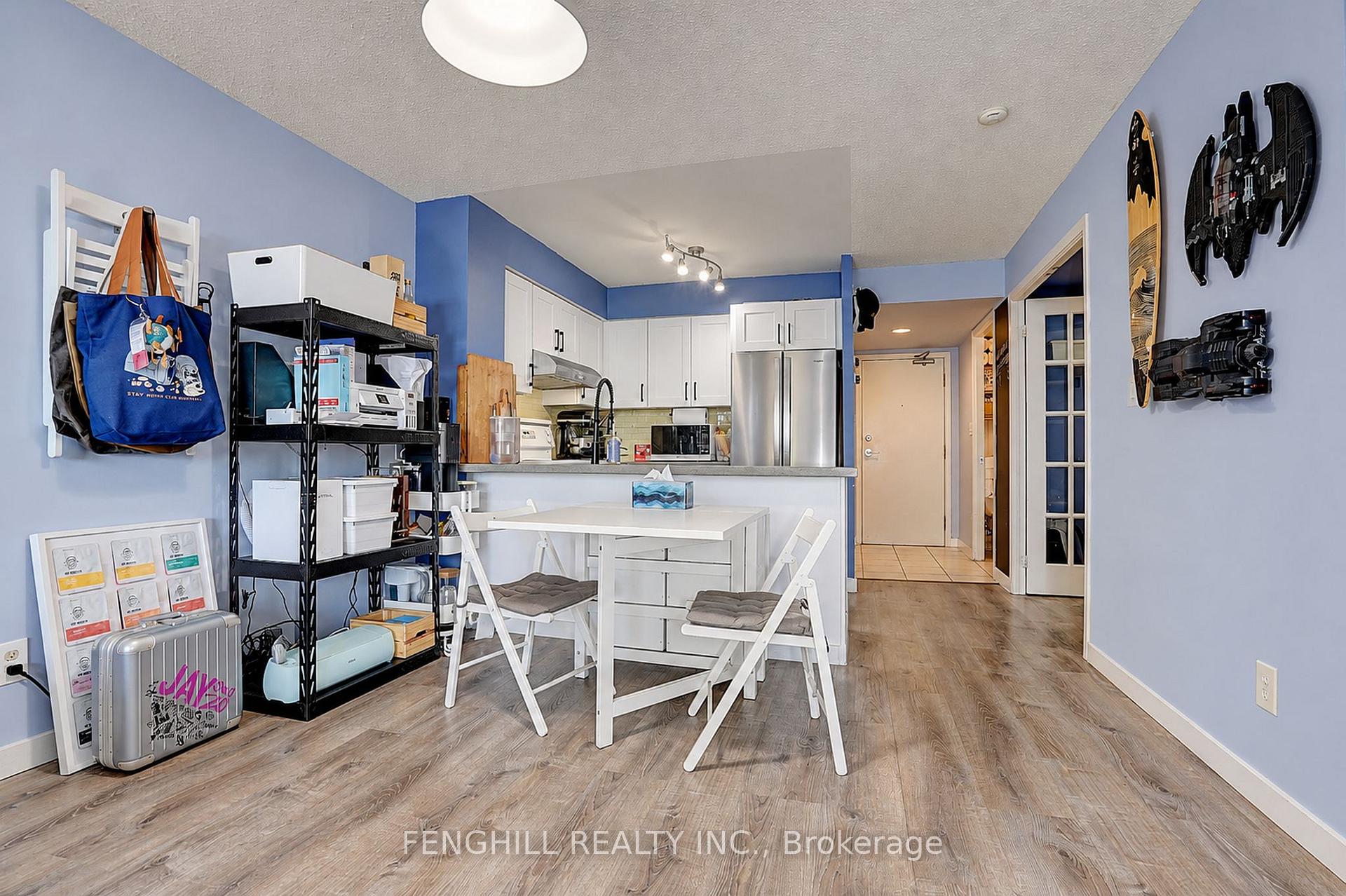 Photo 9 of Unit 910, 2 Rean Drive, North York, Bayview Village — HOMEH