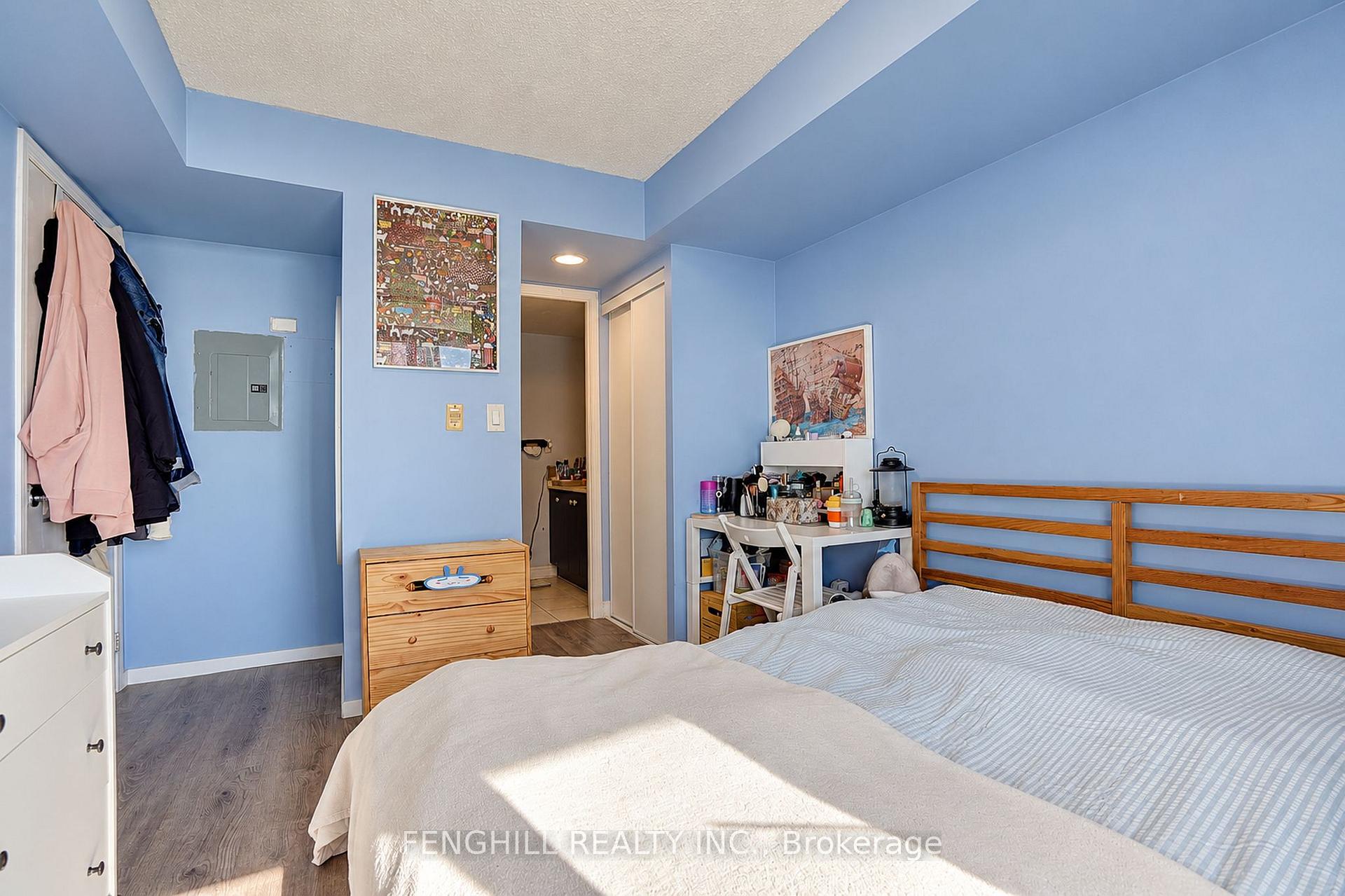Photo 13 of Unit 910, 2 Rean Drive, North York, Bayview Village — HOMEH