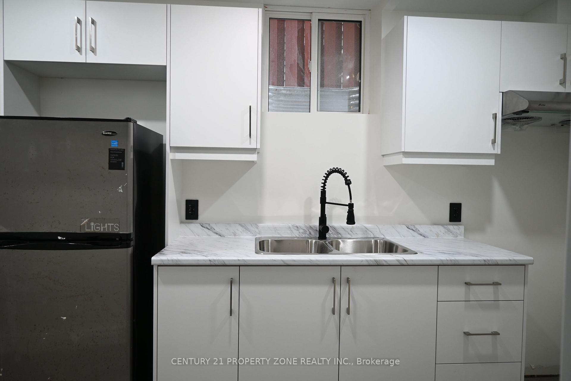 Photo 5 of Unit Basement, 6 Binder Twine Trail, Brampton, Fletcher's Creek Village — HOMEH