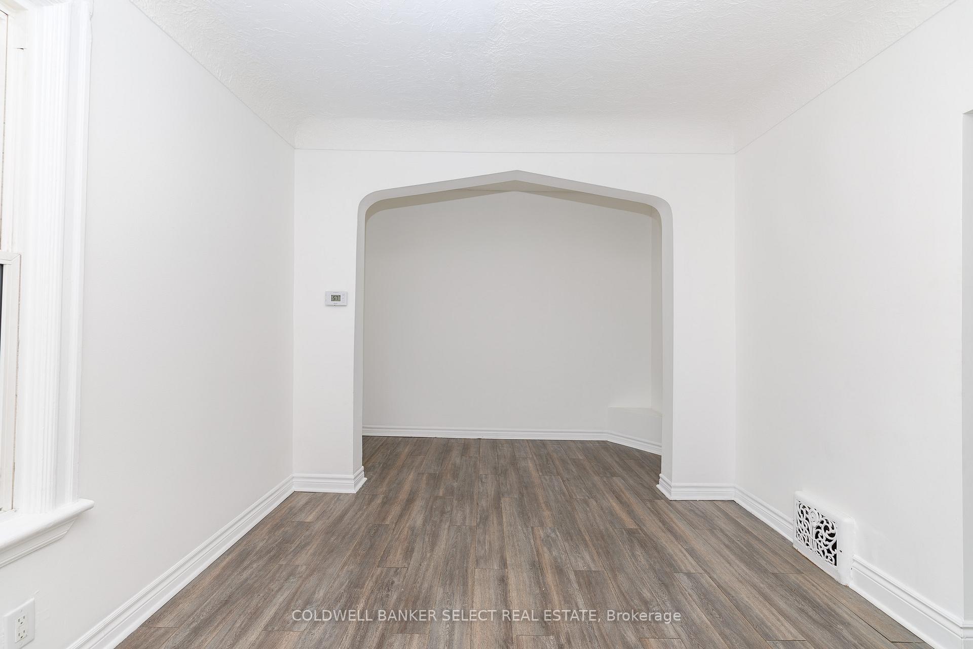 Photo 7 of 55 Frederick Avenue, Hamilton, Crown Point — HOMEH