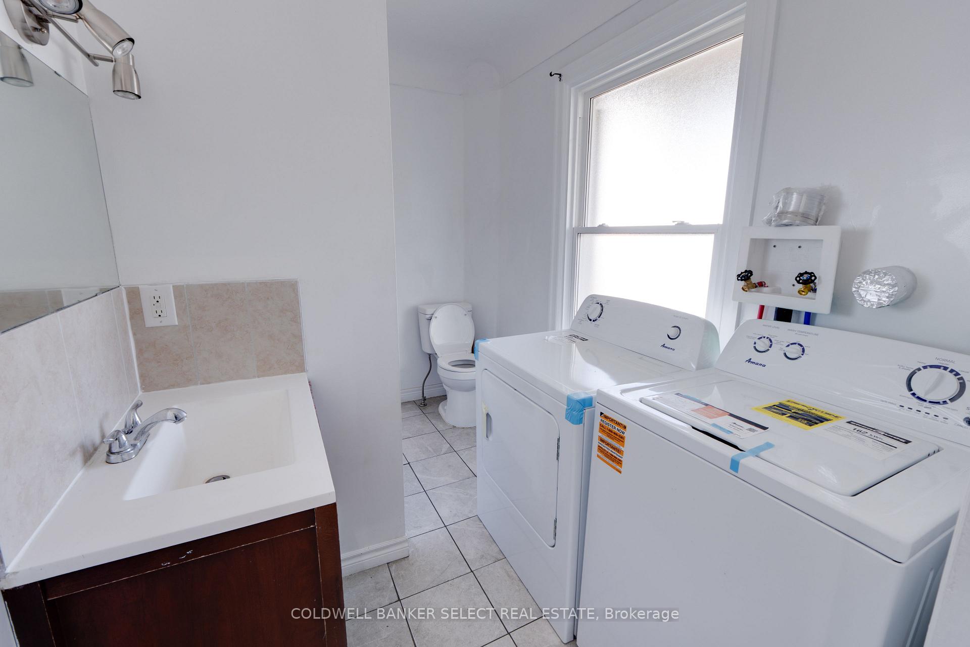 Photo 8 of 55 Frederick Avenue, Hamilton, Crown Point — HOMEH