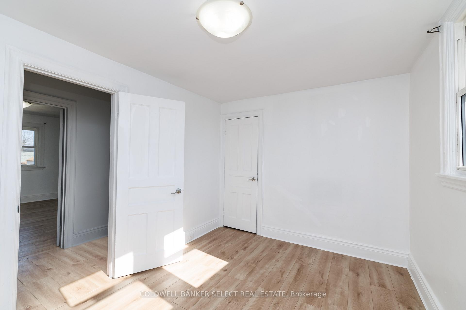 Photo 19 of 55 Frederick Avenue, Hamilton, Crown Point — HOMEH